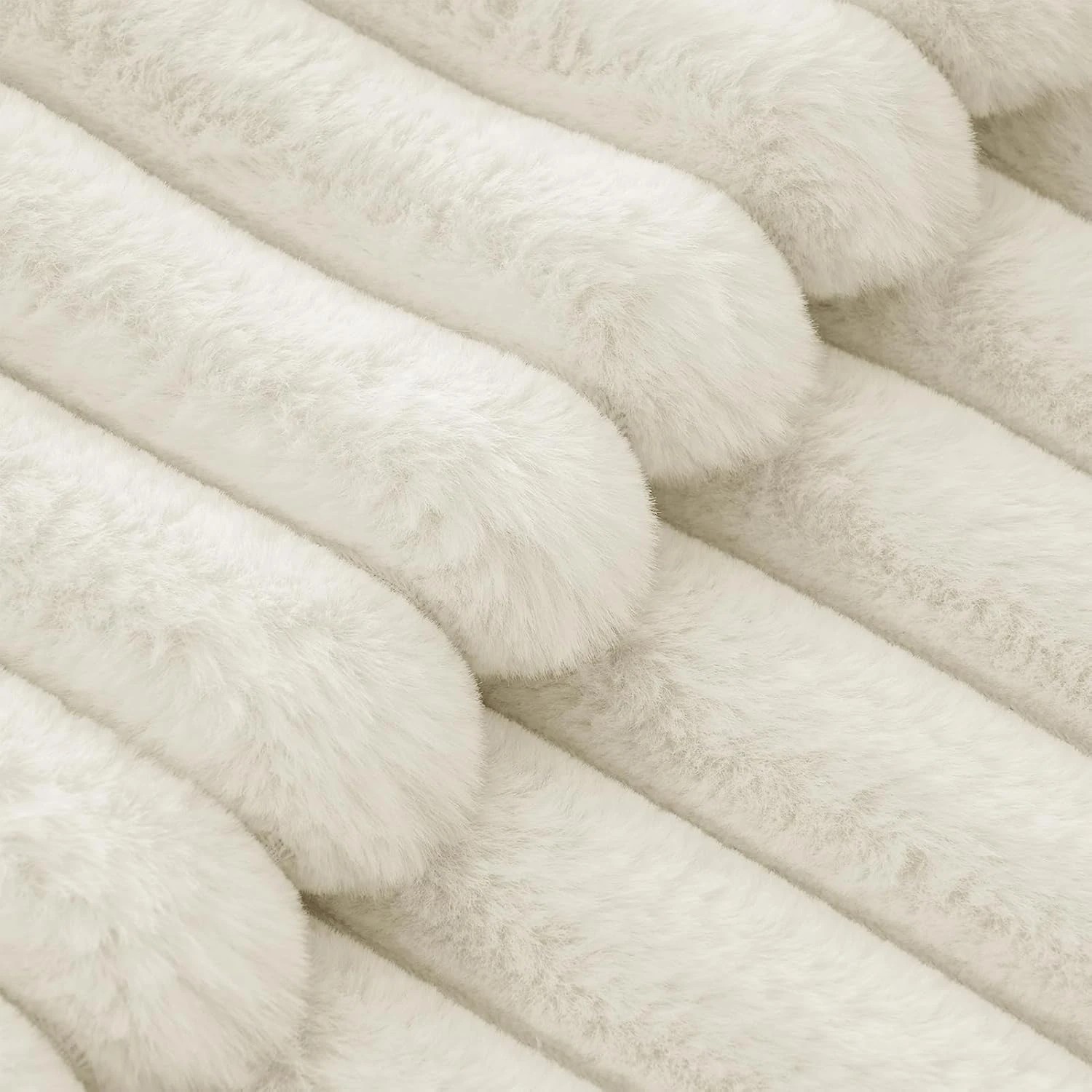 3 Gioia Casa 2-Pack Faux Fur Cushion Covers Soft 30x50cm - Snow, 3 of 3