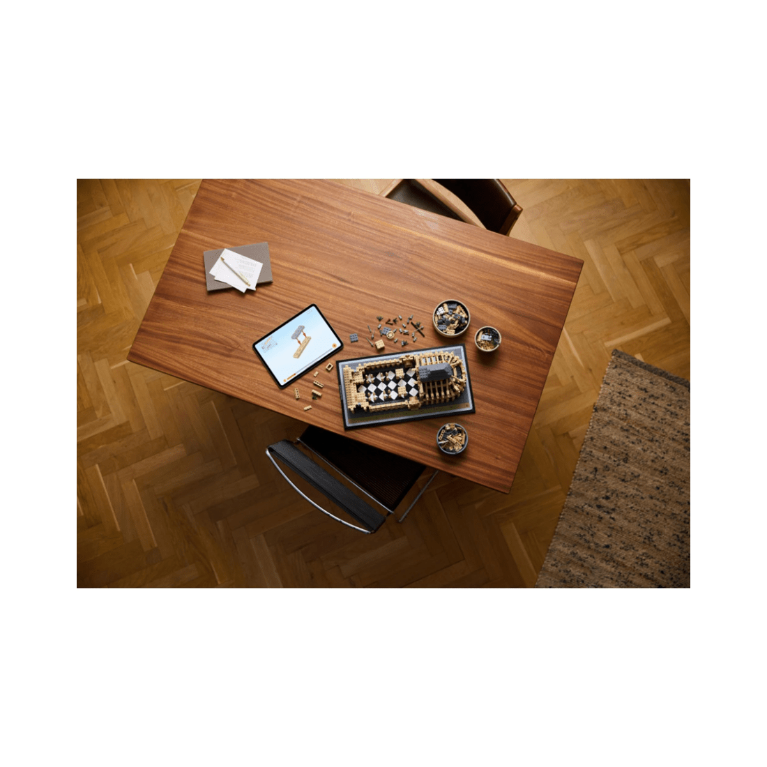 3 The LEGO Group LEGO Architecture Notre-Dame de Paris - 21061, 3 of 10