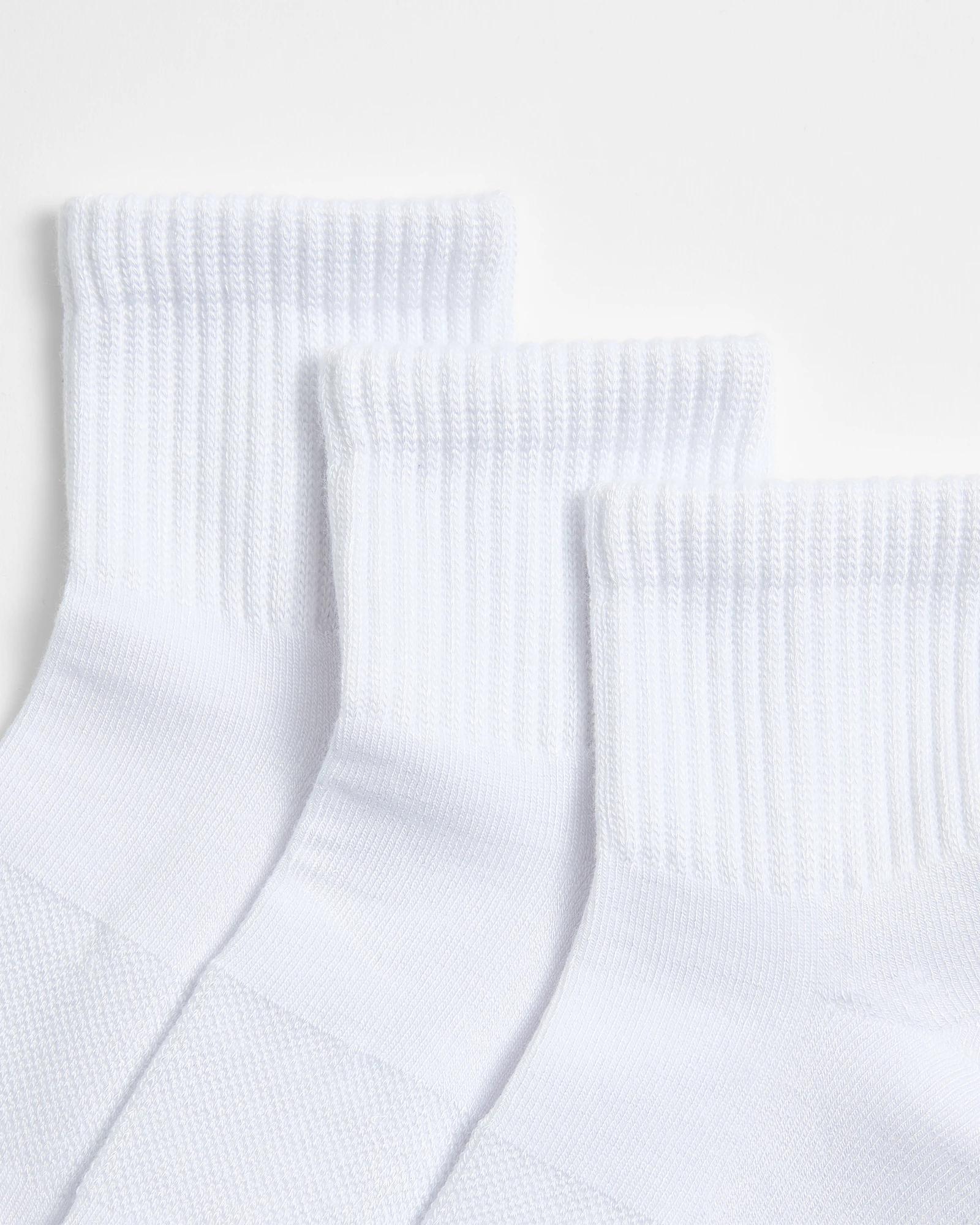 2 Target Active Bamboo 3 Pack Quarter Crew Sports Socks WHITE, 2 of 3