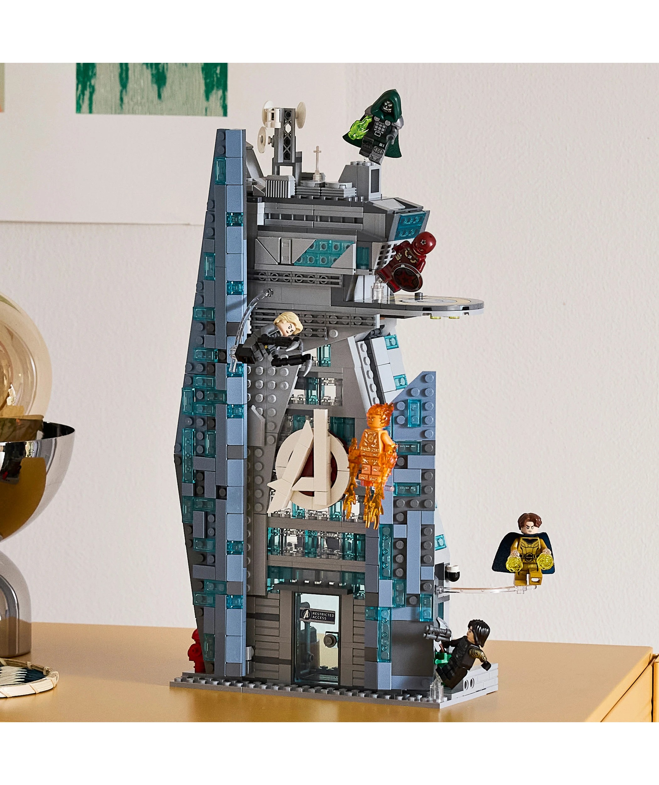 10 LEGO Super Heroes Marvel Avengers: Doomsday New Avengers Tower 76352, 10 of 11