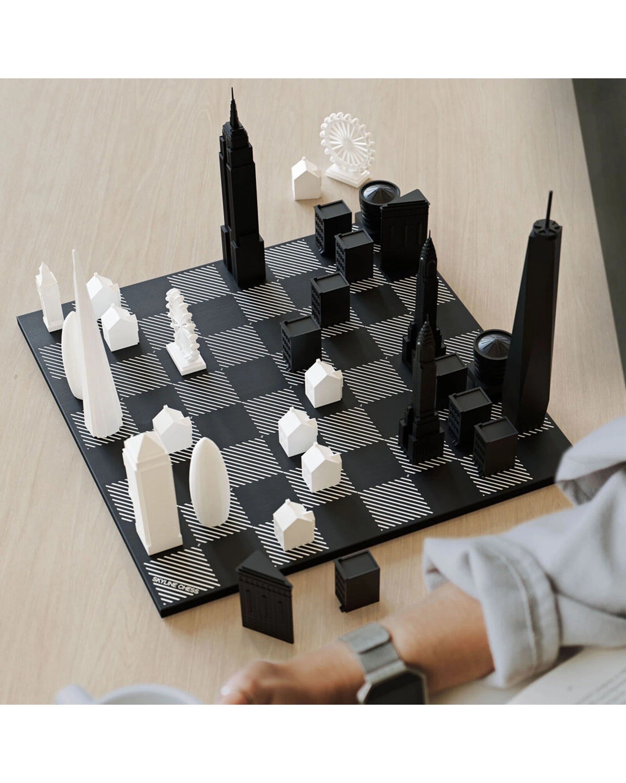 5 Skyline Chess 33pc London v New York Edition Wooden Board Chess Set - Multi, 5 of 5