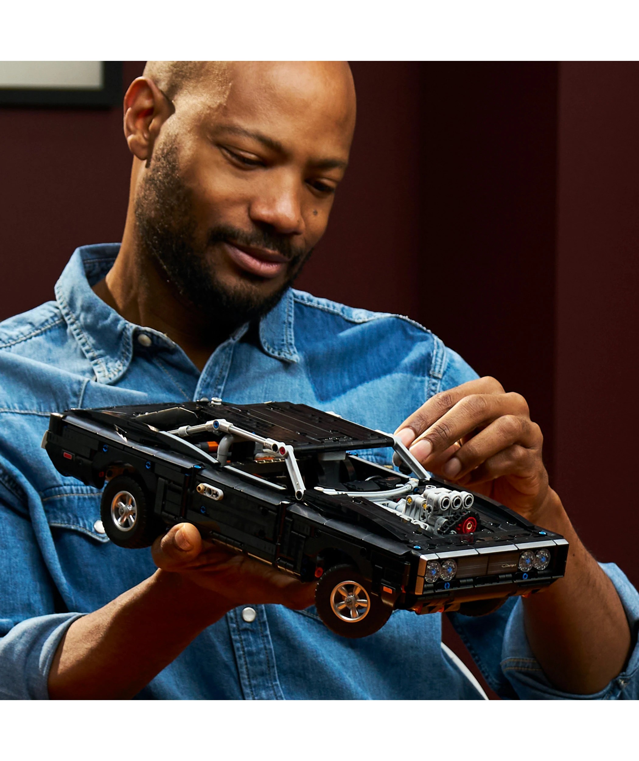 8 LEGO Technic Fast and Furious Dodge Charger R/T Car 42231, 8 of 10