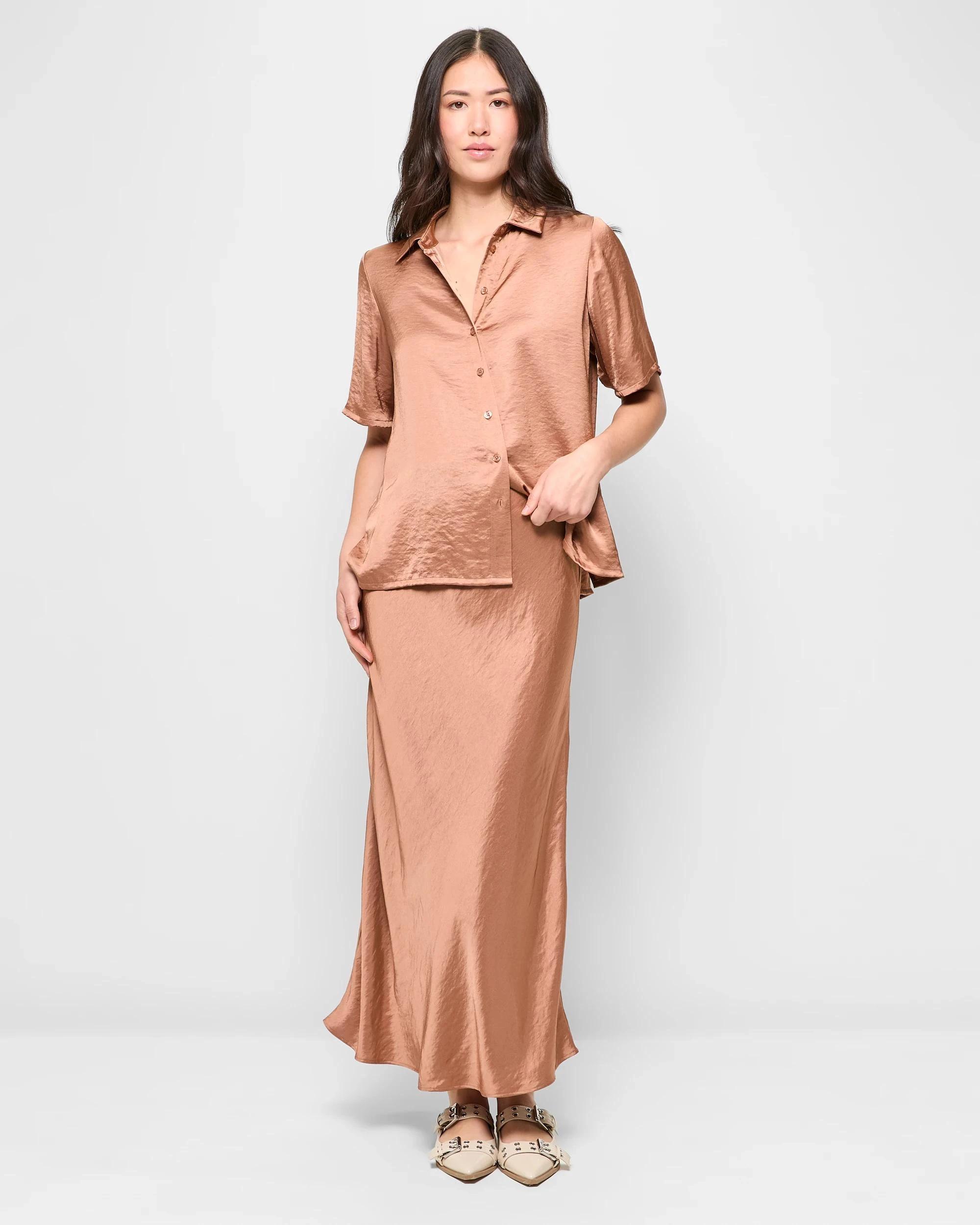 2 Crushed Satin Shirt - Preview TAWNY BROWN, 2 of 5