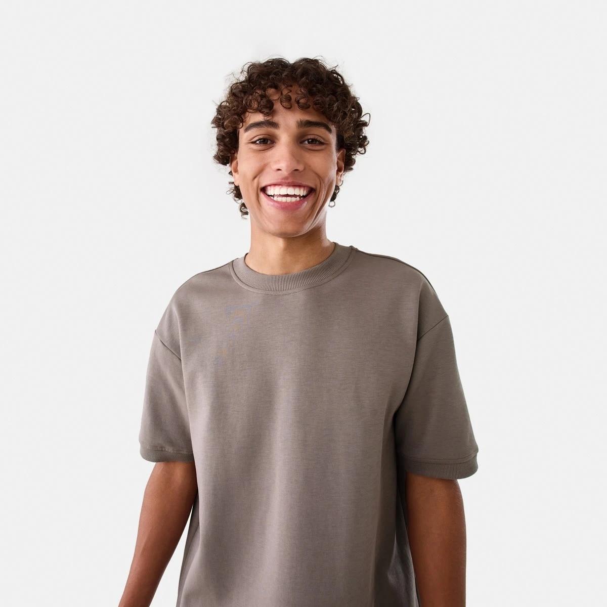 5 Oversized Interlock T-shirt DRIFT BROWN, 5 of 7