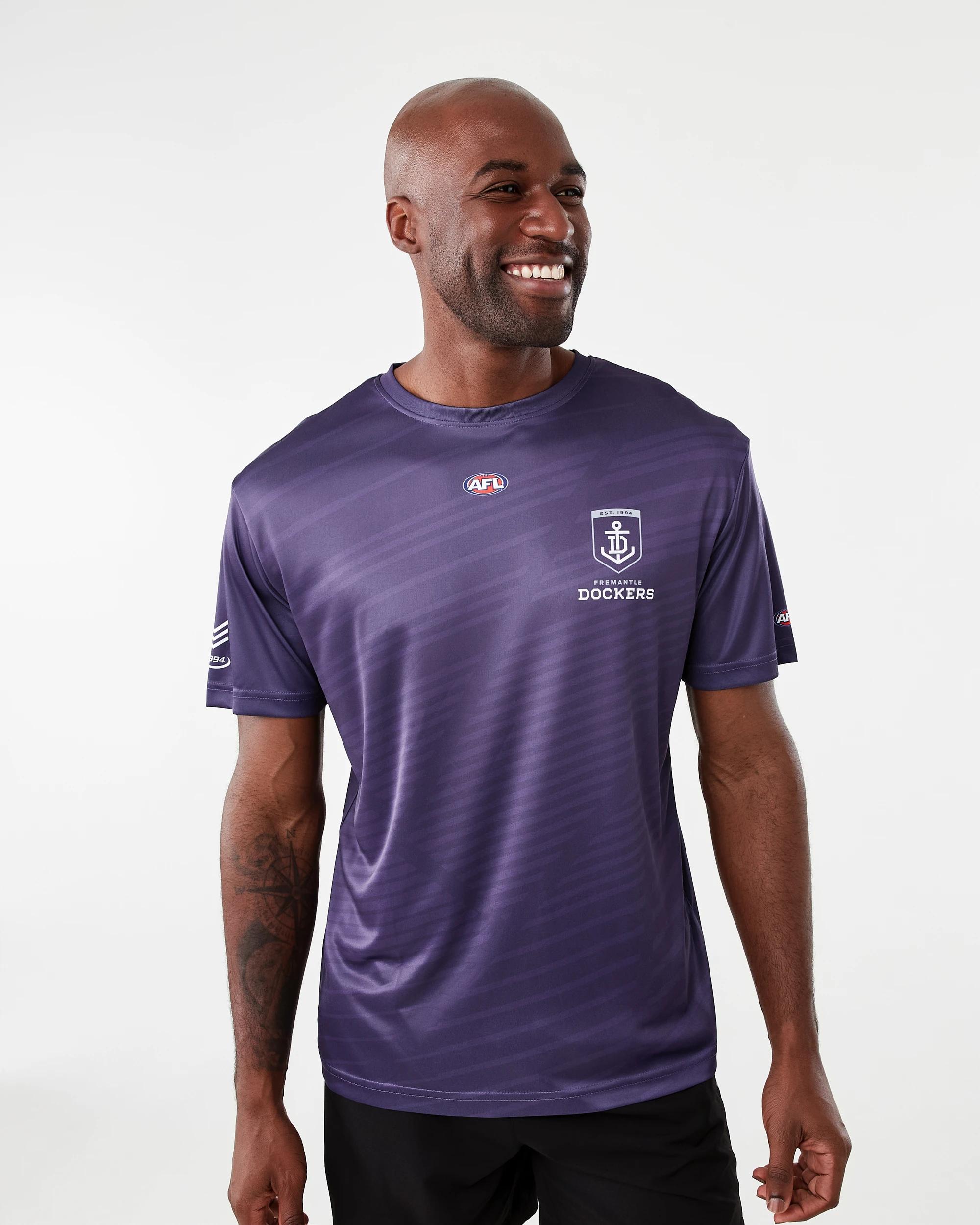 1 Official AFL Adult Training T-shirt Fremantle, 1 of 9
