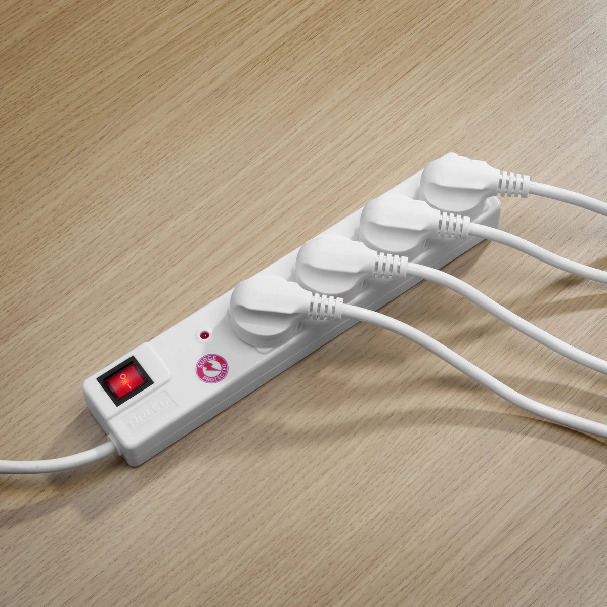 3 Arlec 4 Outlet Surge Protected Powerboard, 3 of 3