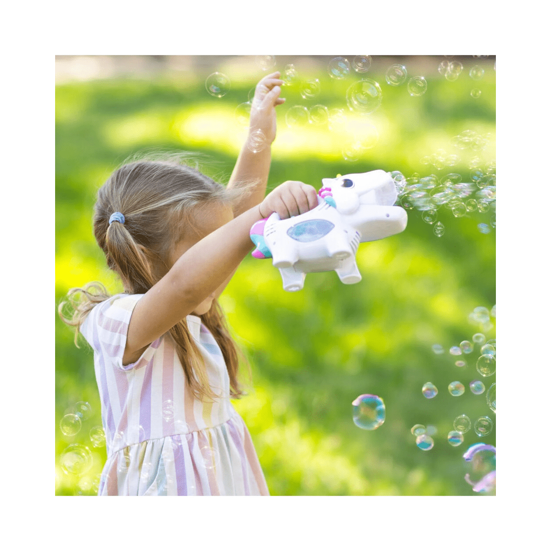 4 Maxx Bubbles Handheld Unicorn Bubbler, 4 of 4