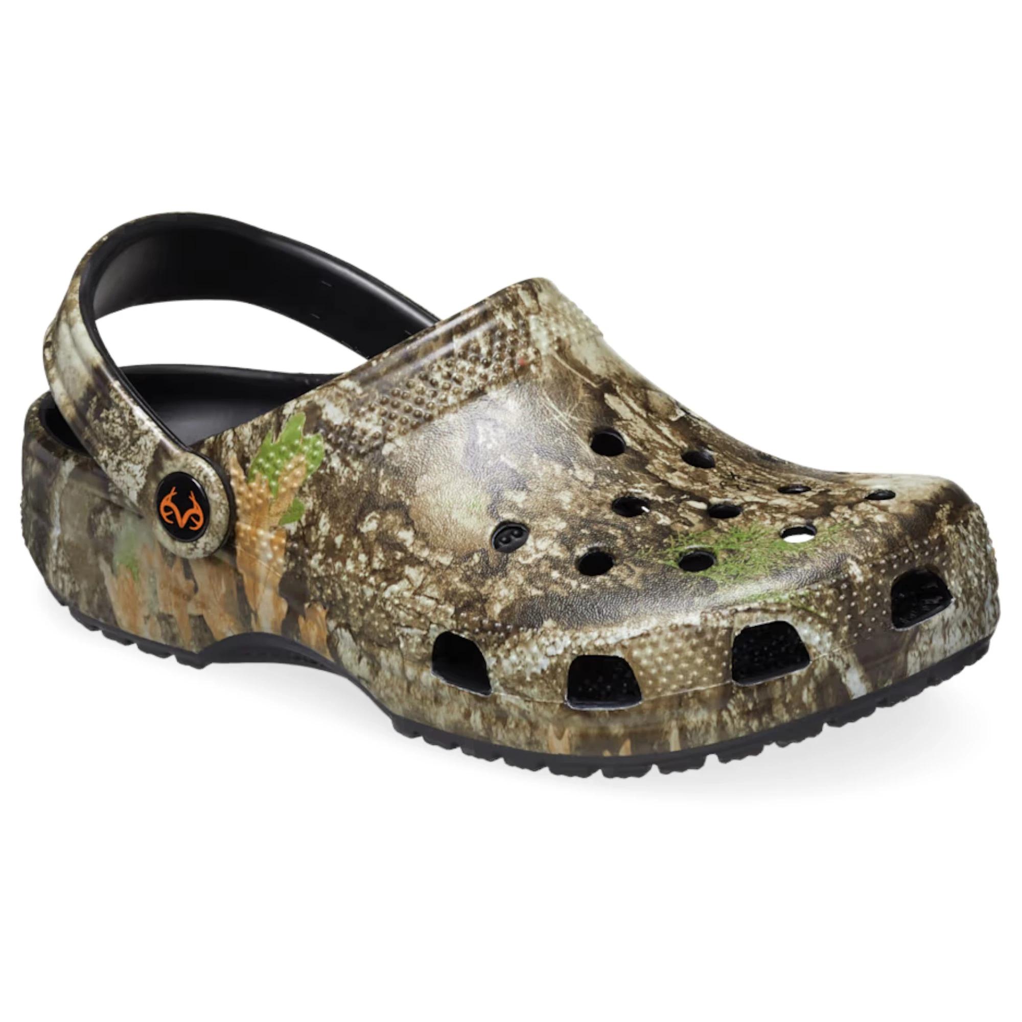 2 Crocs Unisex Realtree APX Classic Clog Sandals CAMO, 2 of 6