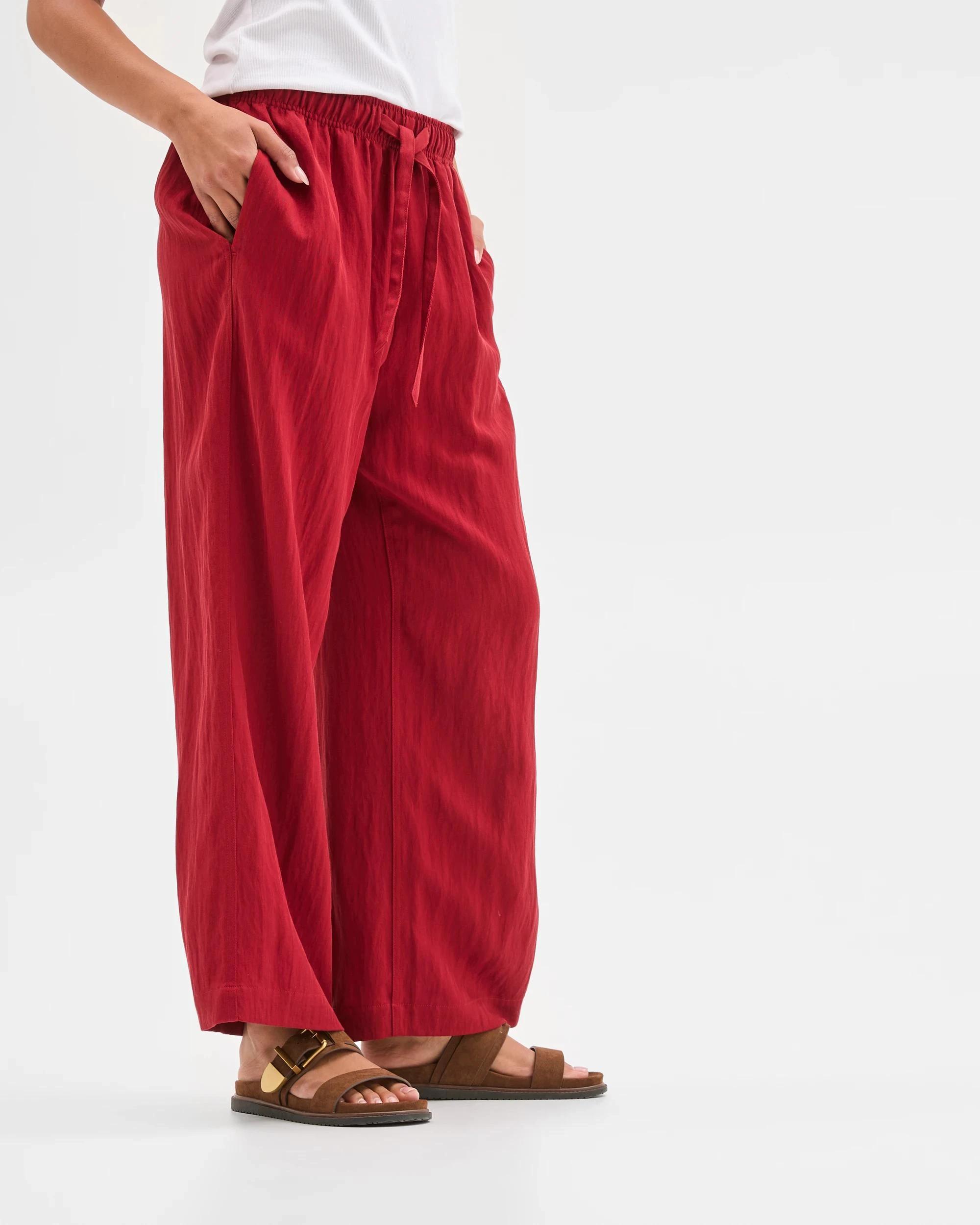 2 Target Pull On Full Leg Pants GARNET, 2 of 6