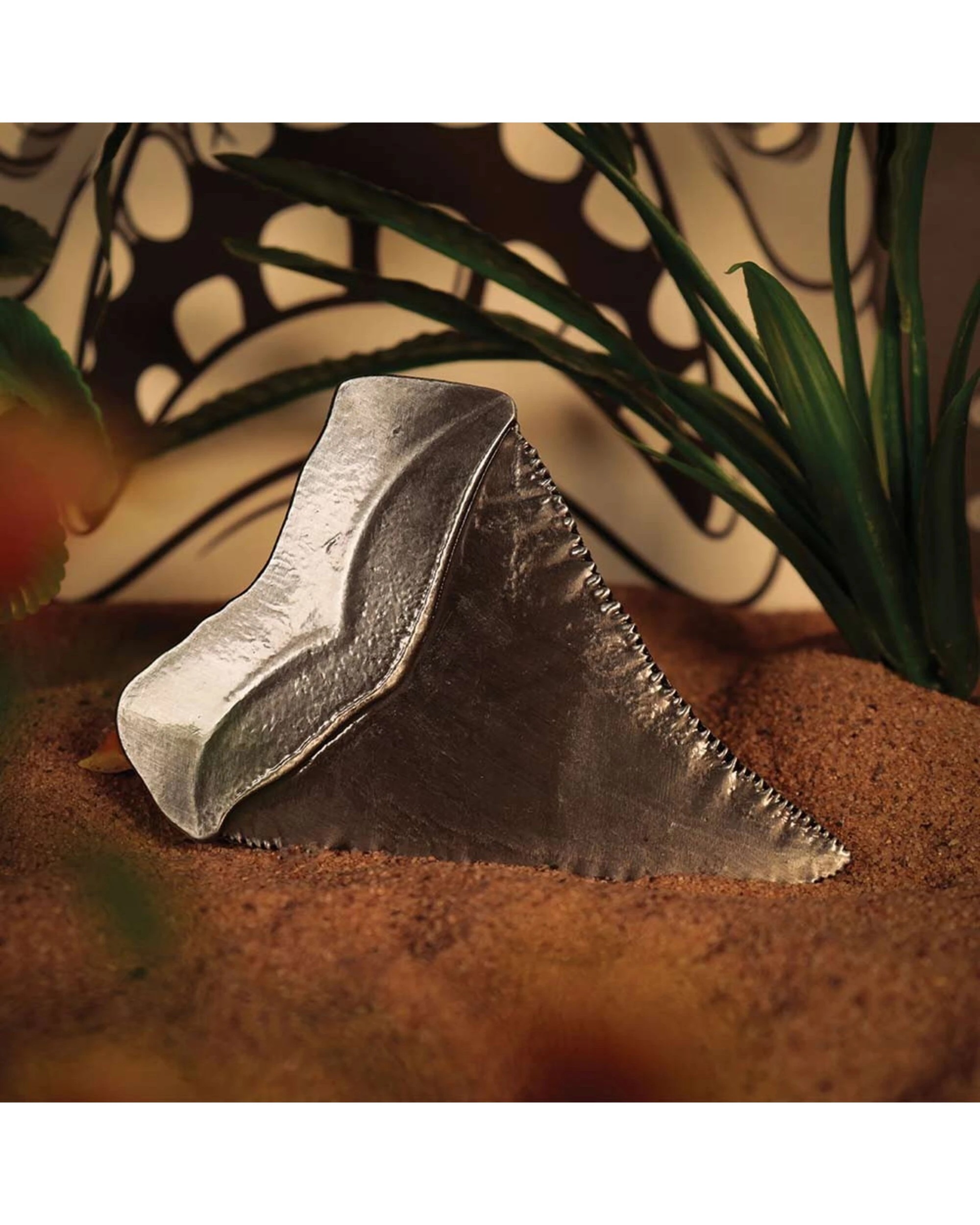 4 Jaws (50th Anniversary) - Shark Tooth Replica, 4 of 5