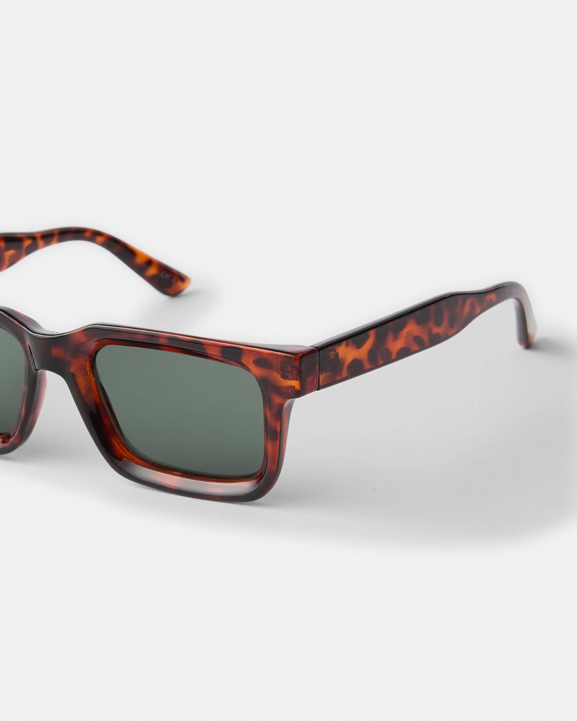 2 Fashion D Frame Sunglasses Tort, 2 of 4