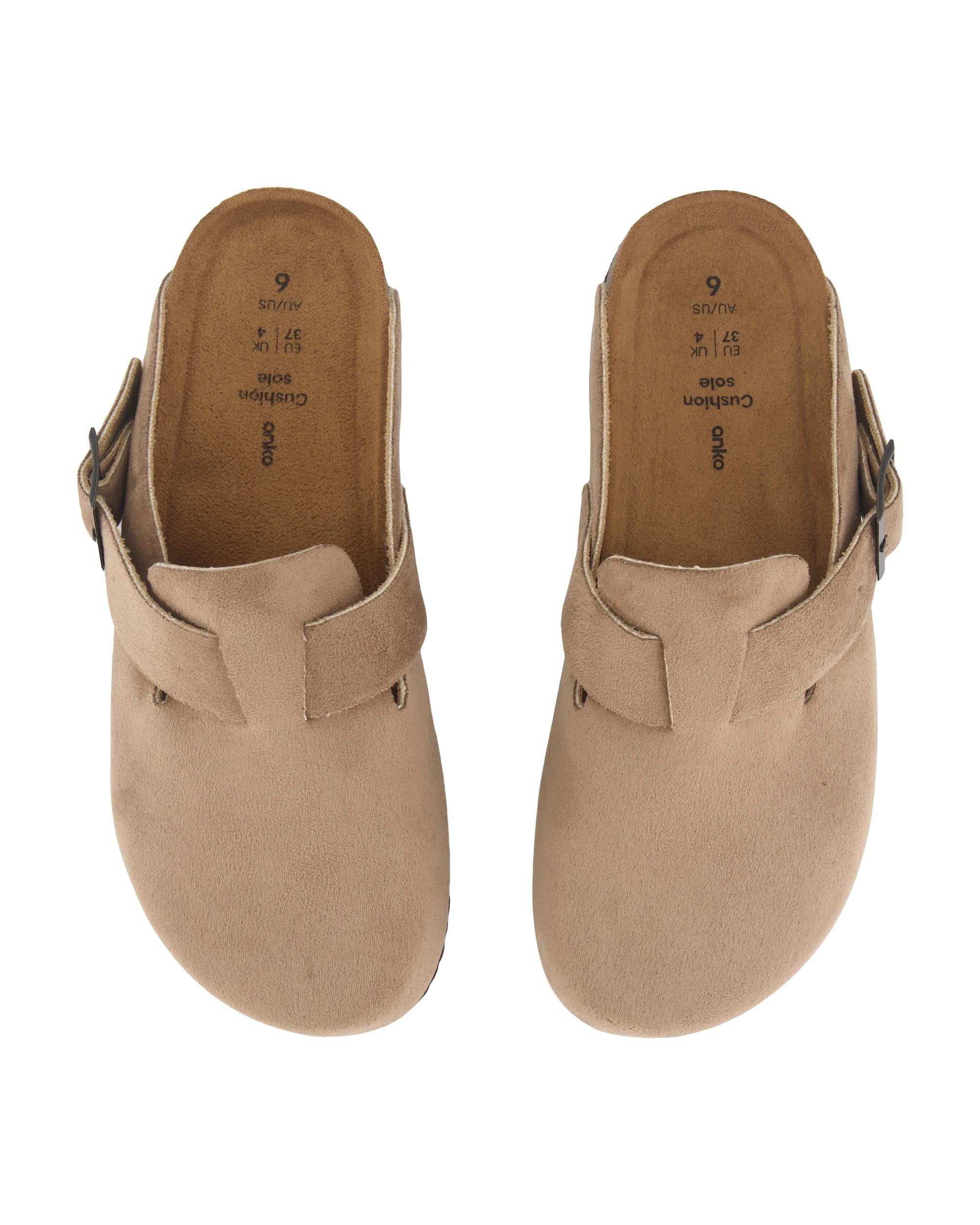 3 Round Toe Clogs Brown, 3 of 3