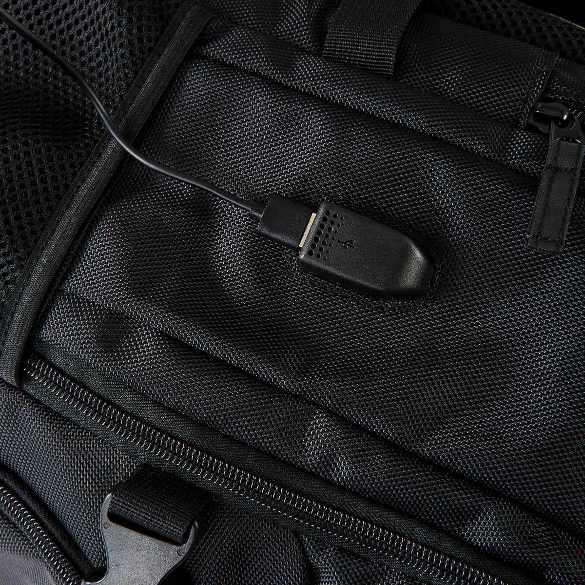 10 20L Commuter Backpack - Black, 10 of 10