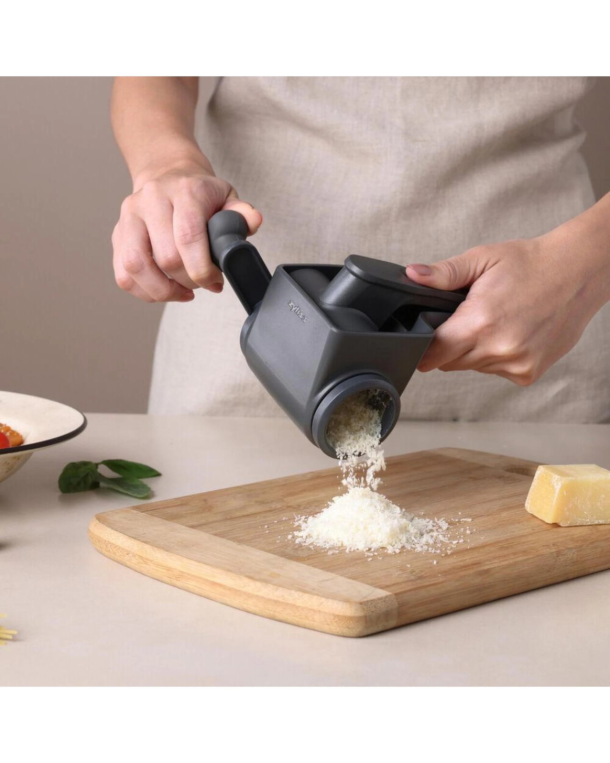 3 Zyliss Professional Cheese Grater Black, 3 of 6