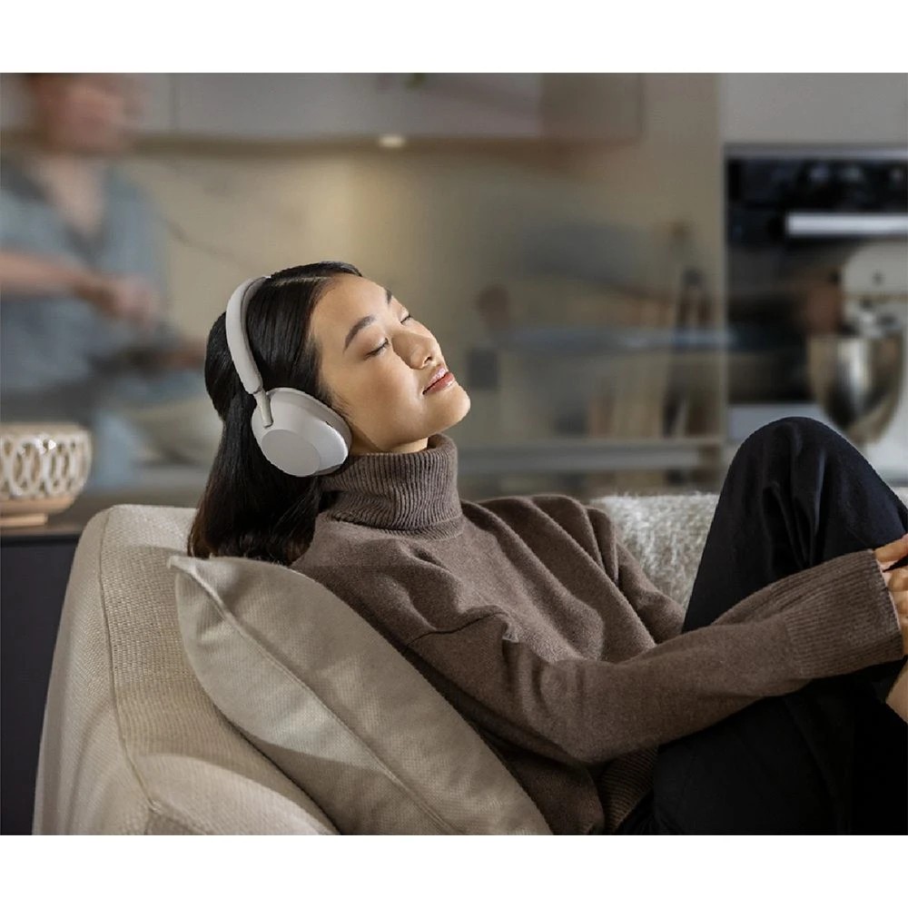 7 Sony WH-1000XM5 Wireless Noise Cancelling Headphones Silver, 7 of 9
