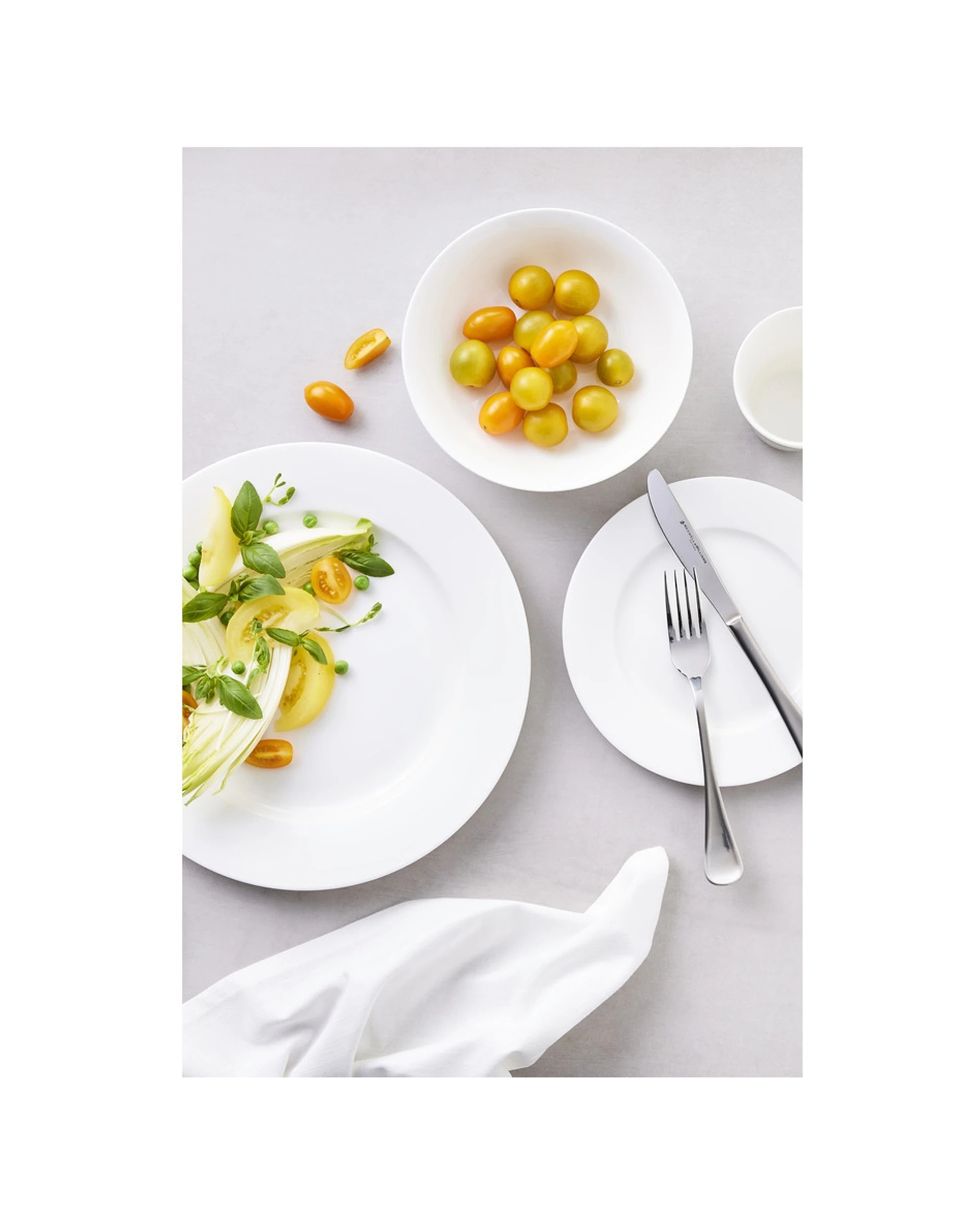 7 Maxwell & Williams 16pc Basics Cosmopolitan Rim Porcelain Dinner Set
 - White, 7 of 7