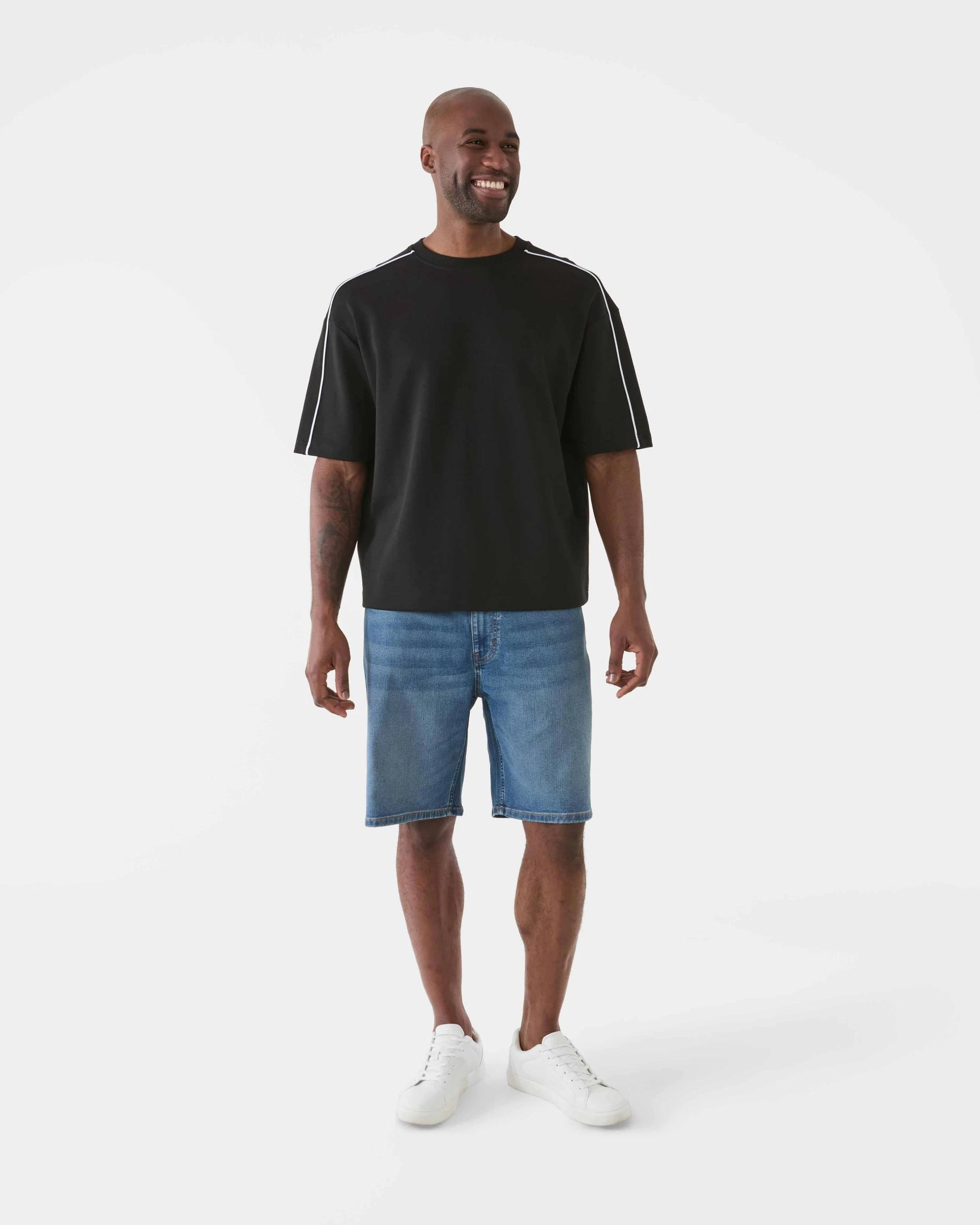6 Oversized Interlock Piping T-shirt Black, 6 of 6