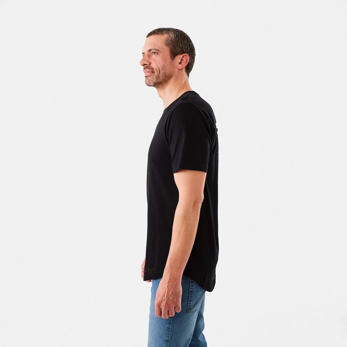 2 Curved Hem Graphic T-shirt Black, 2 of 6