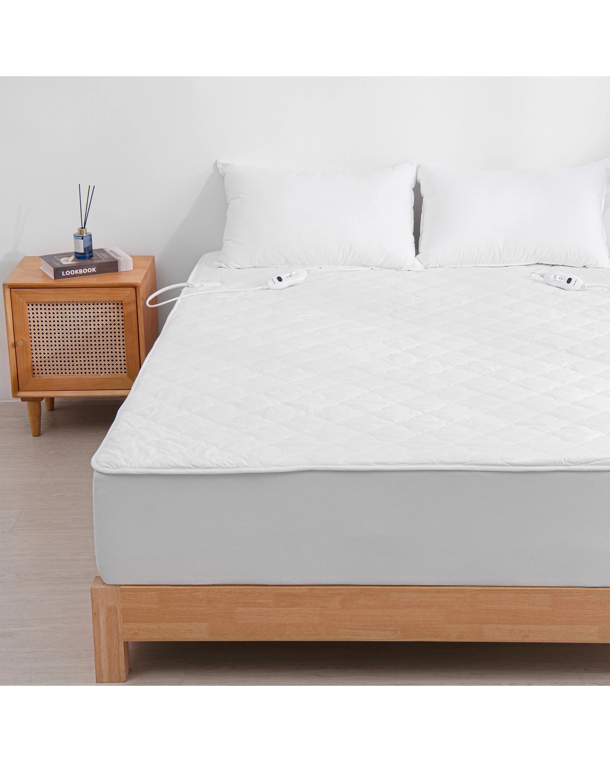 1 Dreamaker 100% Cotton Quilted Electric Blanket - Single Bed - White, 1 of 8