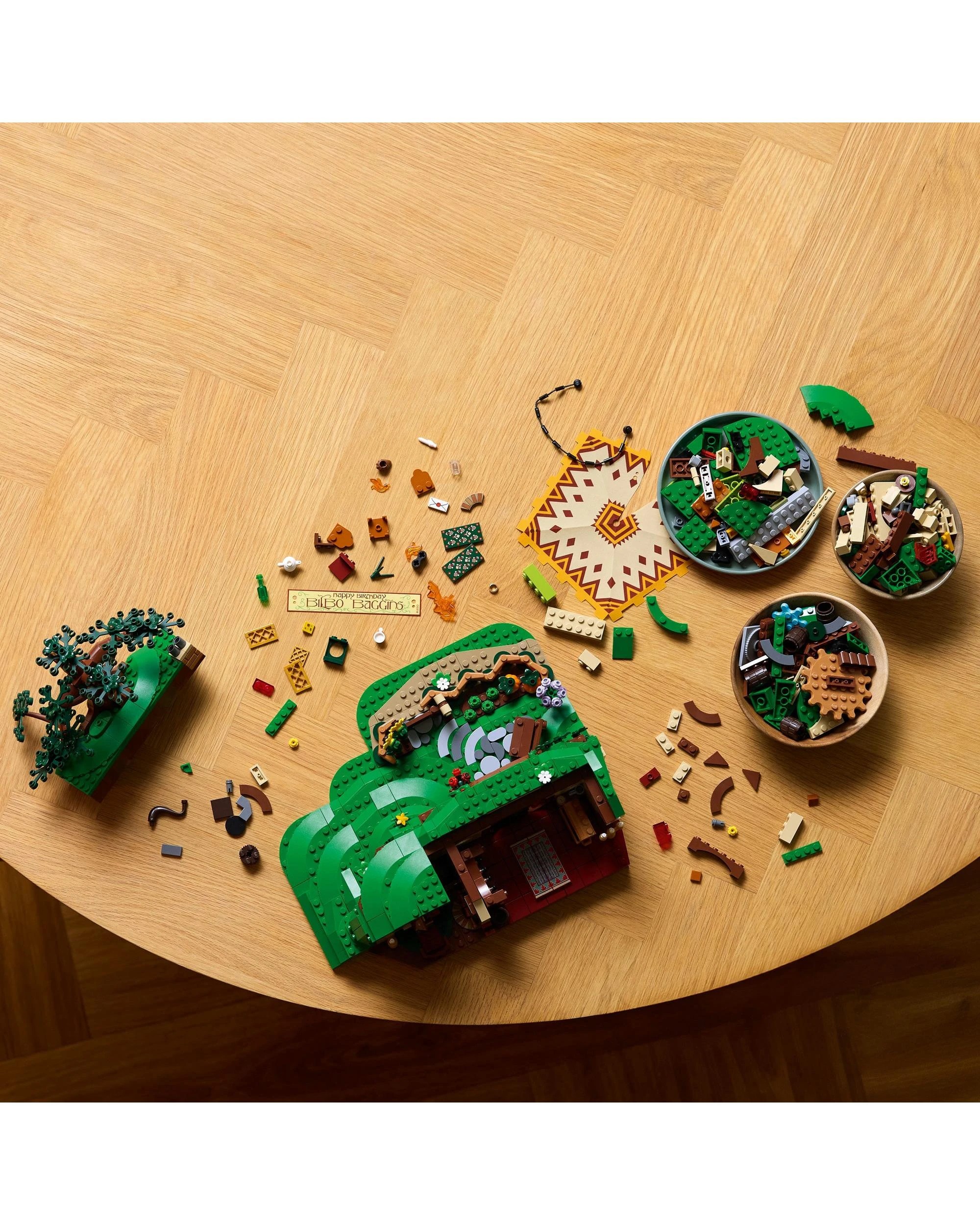 6 The LEGO Group LEGO Icons: The Lord of the Rings: The Shire - 10354, 6 of 10