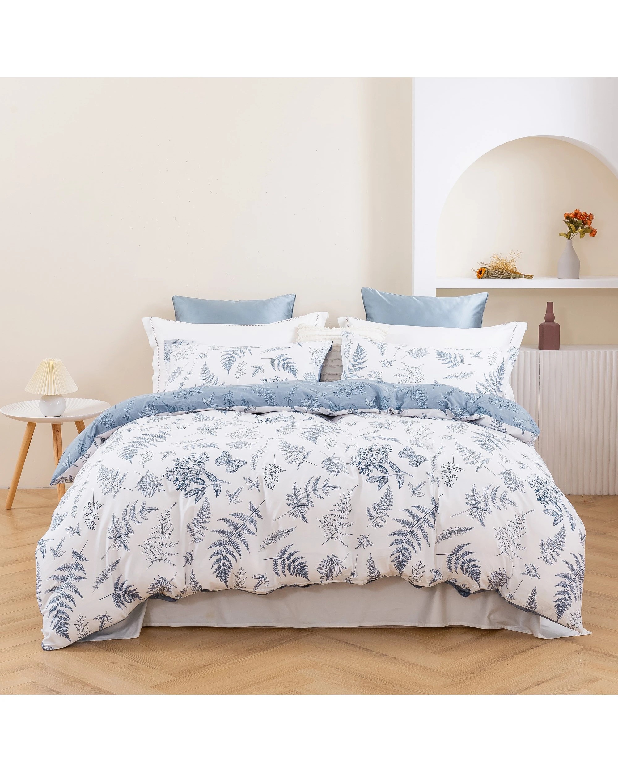 1 Dreamaker Daphne 100% Cotton Reversible Quilt Cover Set - King Bed - Floral and Botanical, 1 of 7