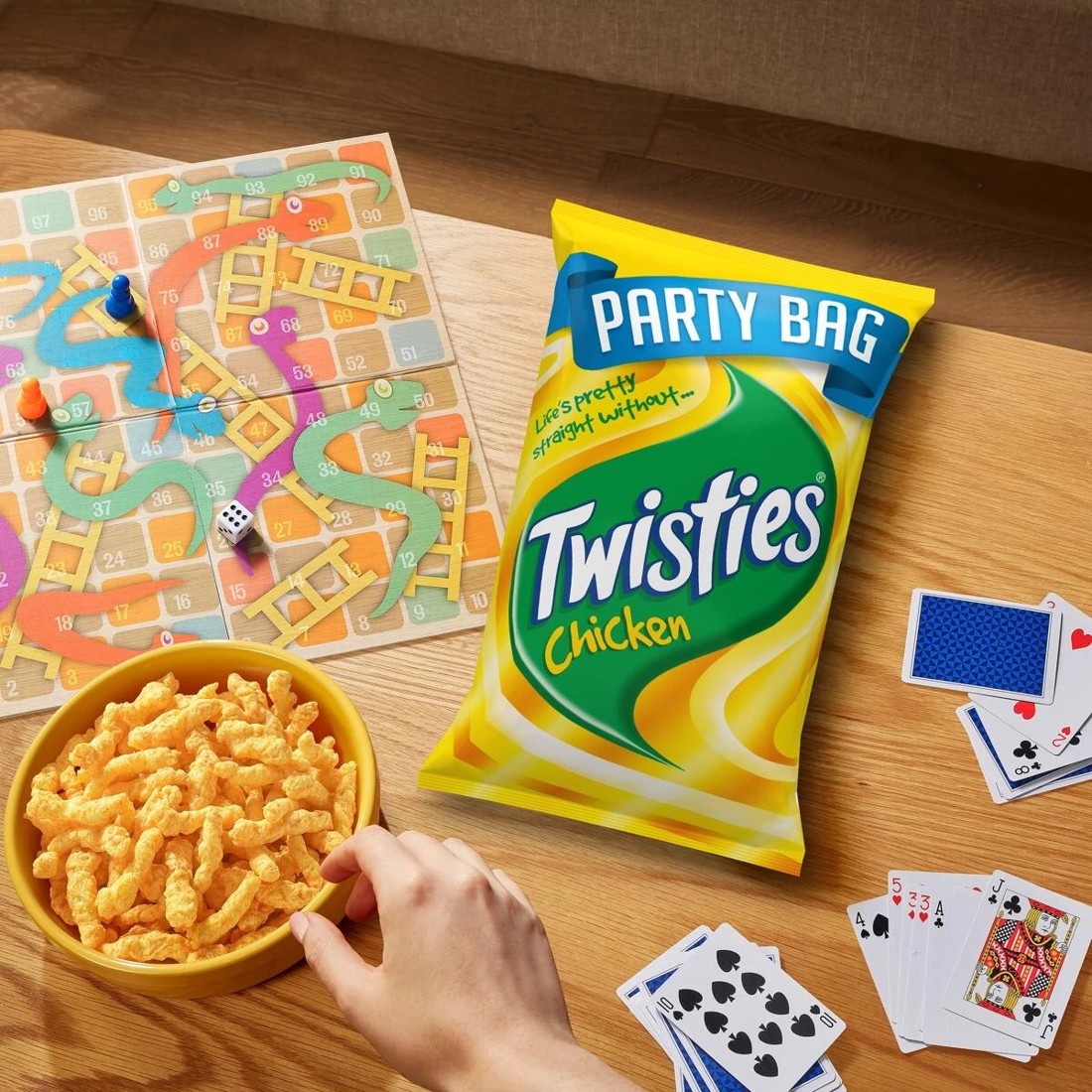 4 Twisties Chicken Flavoured Snacks Party Bag 270g, 4 of 6