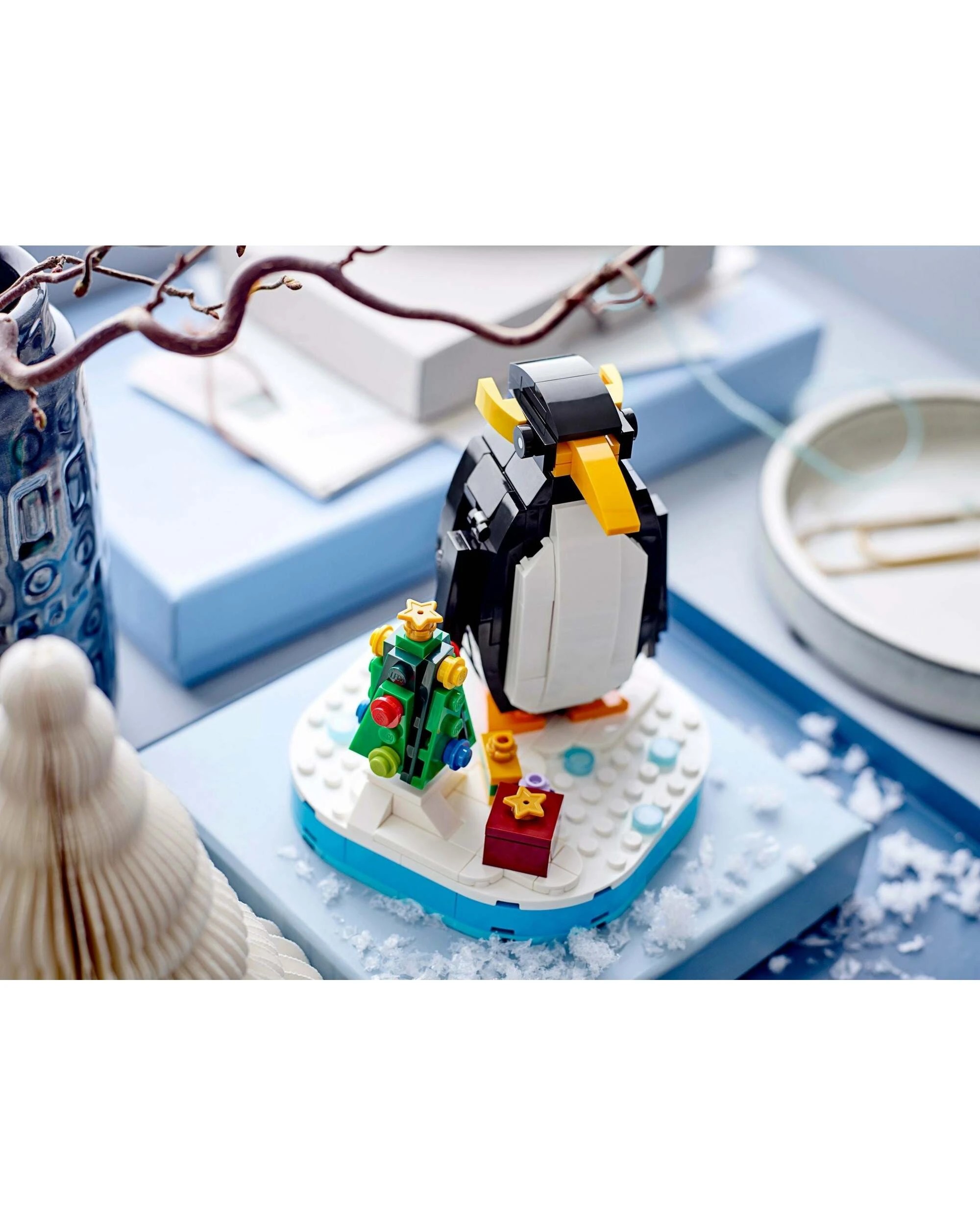 4 LEGO 40498 Christmas Penguin, 4 of 4