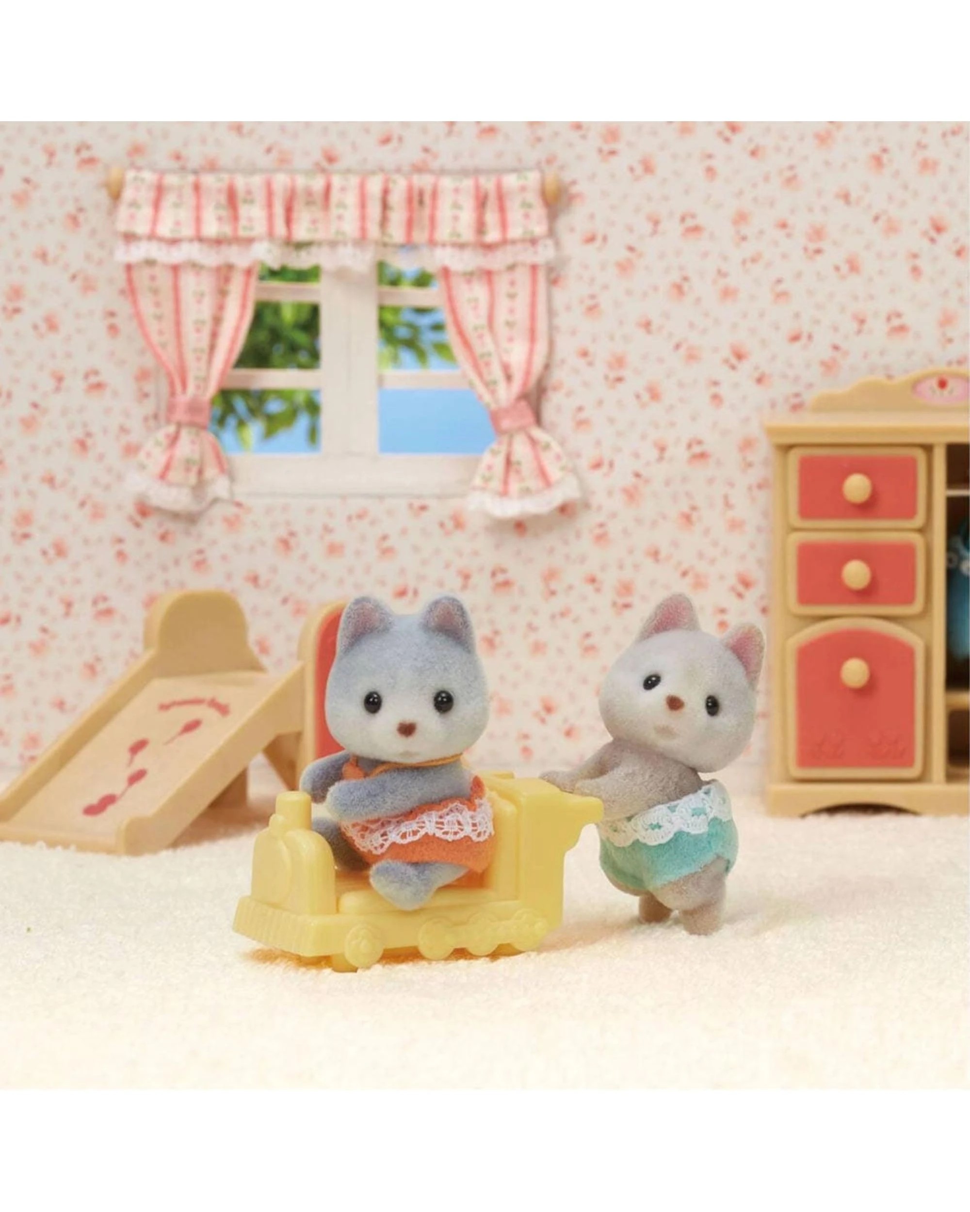 3 Sylvanian Families Husky Twins, 3 of 3