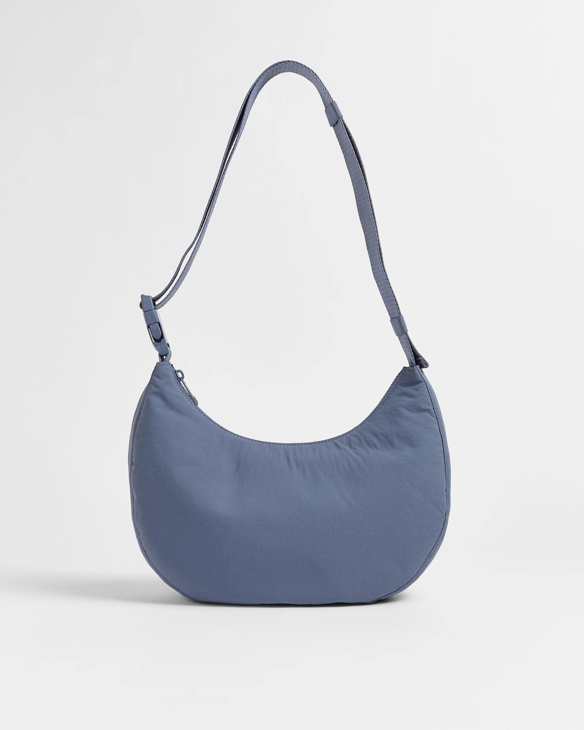 1 Target Active Medium Crescent Bag FOLKSTONE, 1 of 2