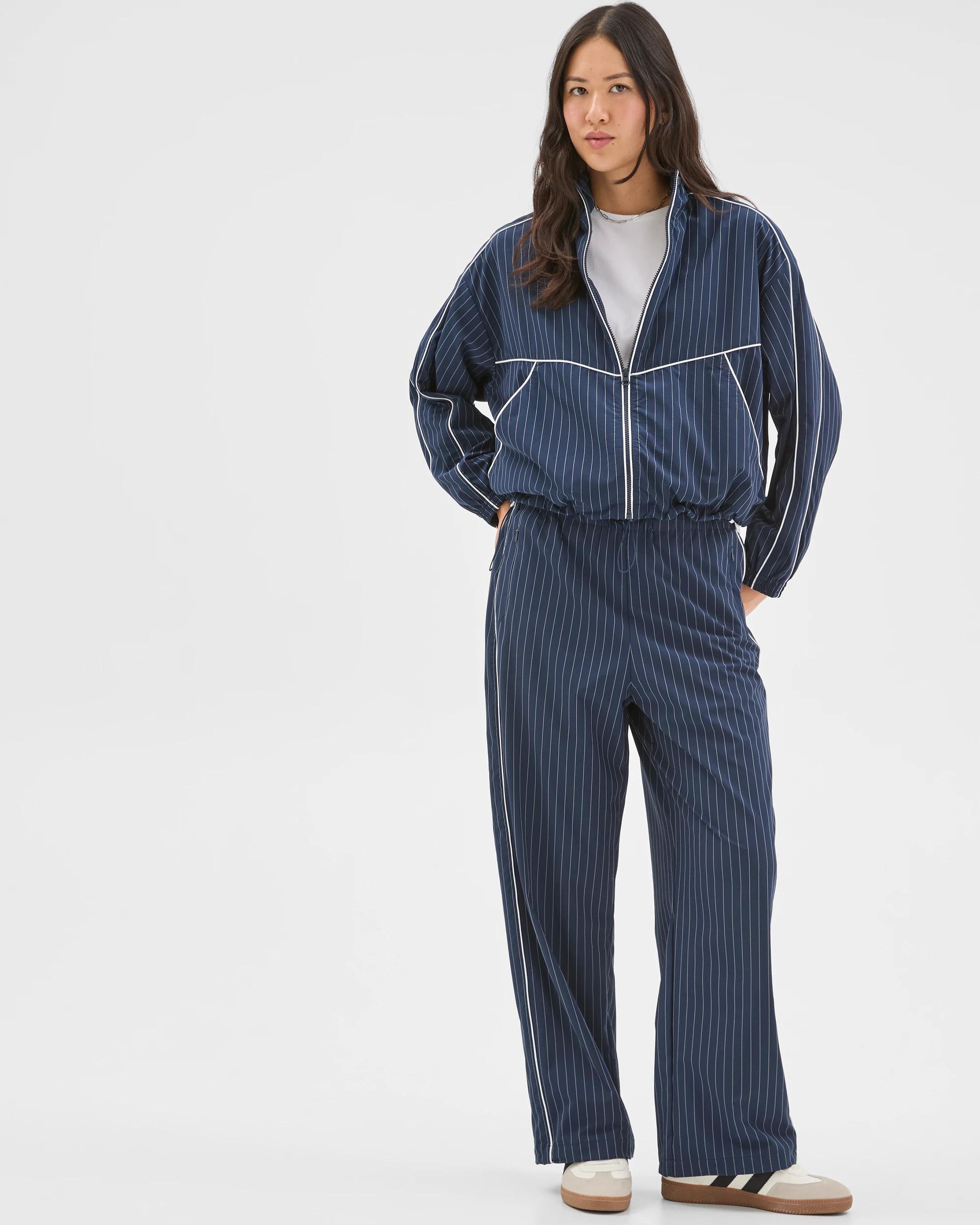 2 Target Active Active Motion Stripe Zip Through Jacket NAVY STRIPE, 2 of 7