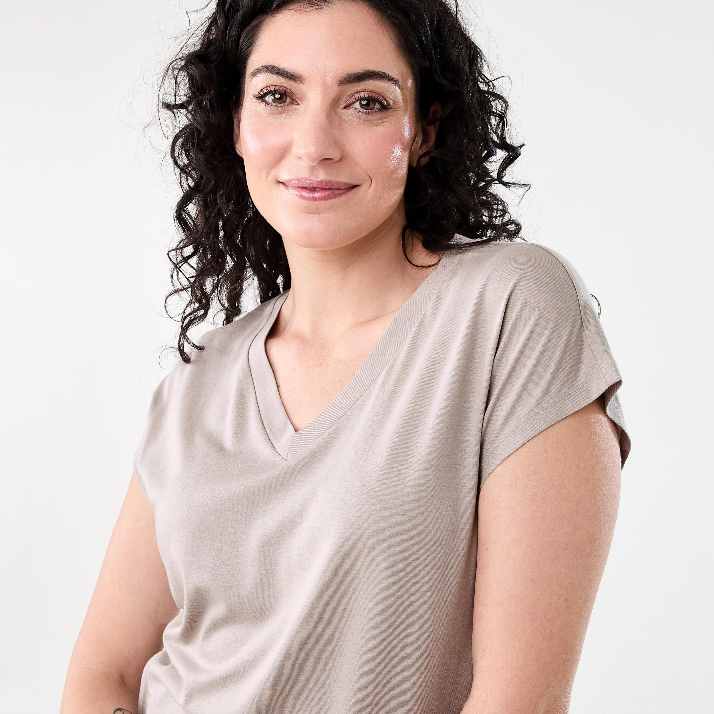 4 Short Extended Sleeve V-Neck T-shirt FADED TAUPE, 4 of 5