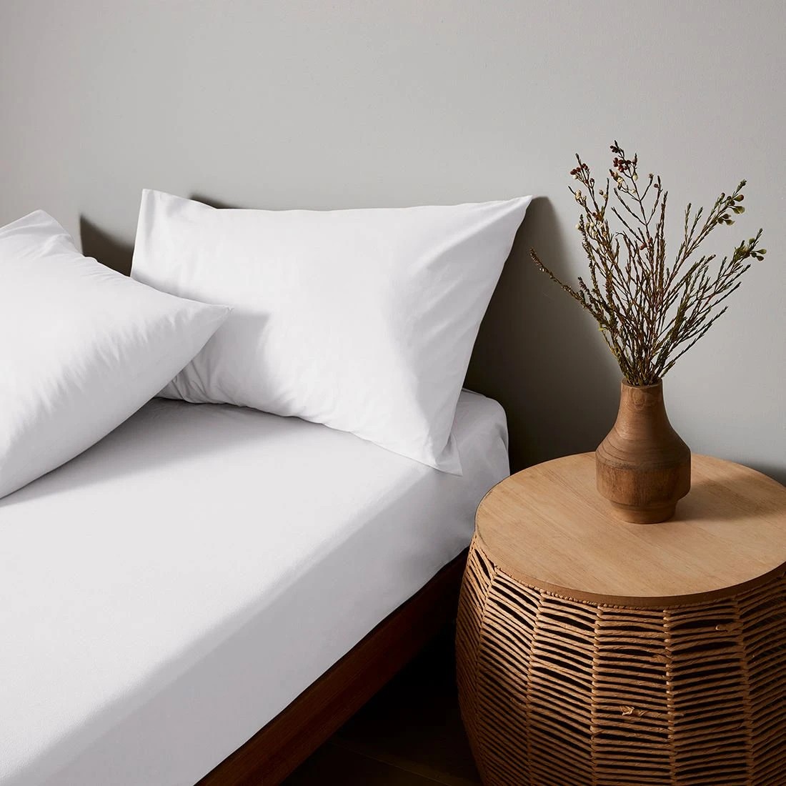 3 Arlo Stonewash Fitted Sheet - Double Bed - White, 3 of 5