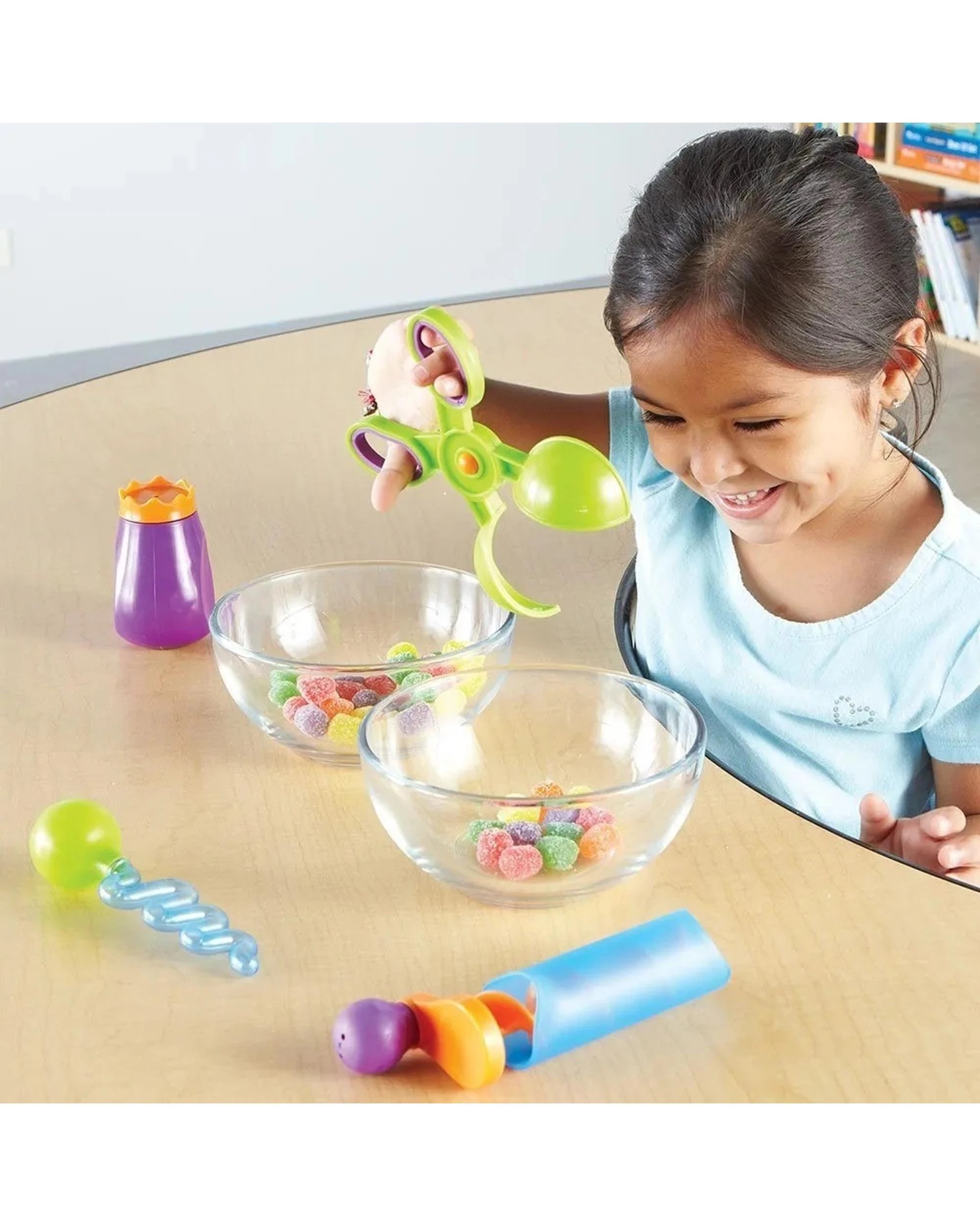 5 Learning Resources Sand and Water Fine Motor Skills Tool Set, 5 of 5