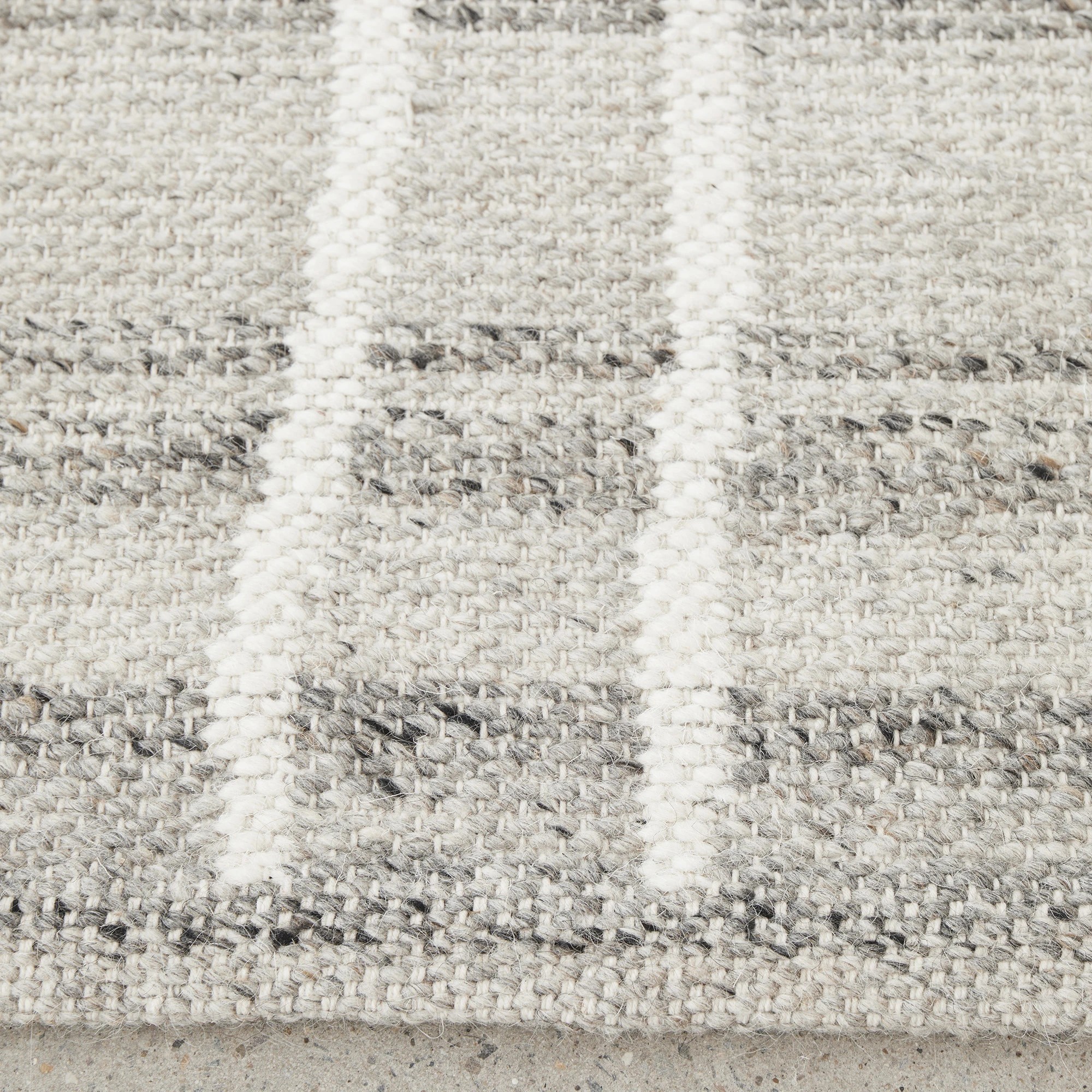 5 Common Ground Rugs Fjord Lucas 380x280cm - Extra Large Floor Rug - Silver, 5 of 6