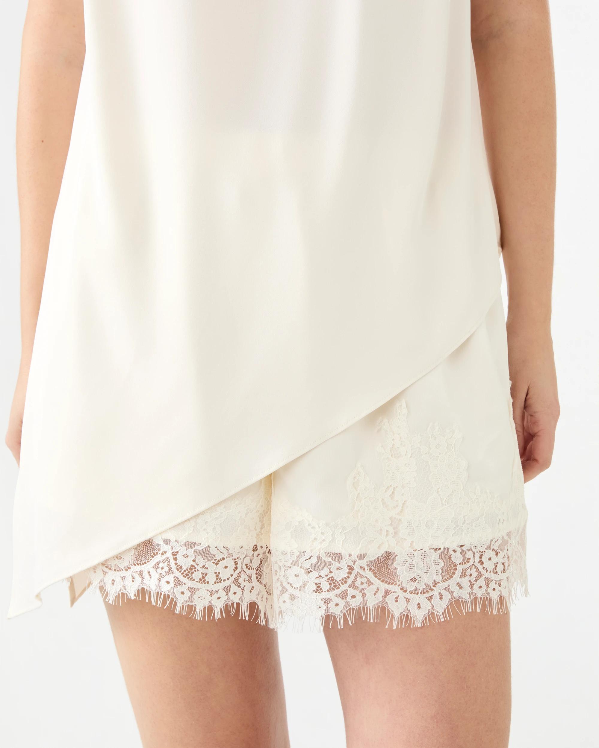 2 Lace Trim Satin Shorts Vanillaoat, 2 of 8