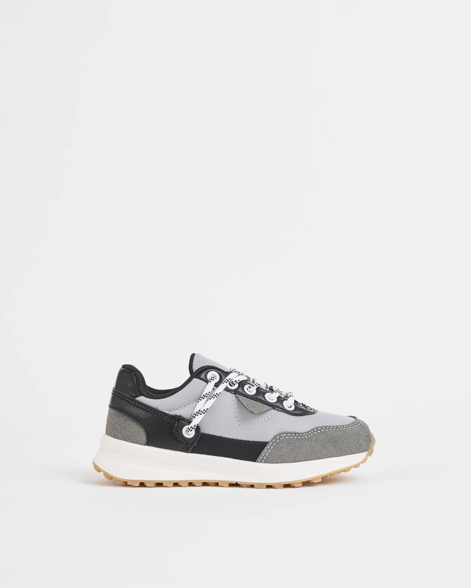1 Target Kids Hiker Colour Block Sneakers GREY, 1 of 3