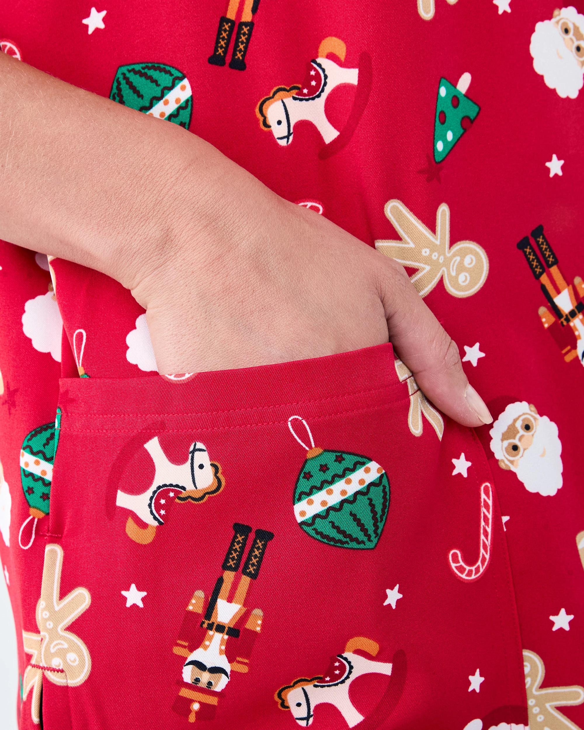 6 Workwear Short Sleeve Christmas Scrub Top SANTA DECORATION STRAWBERRY, 6 of 7