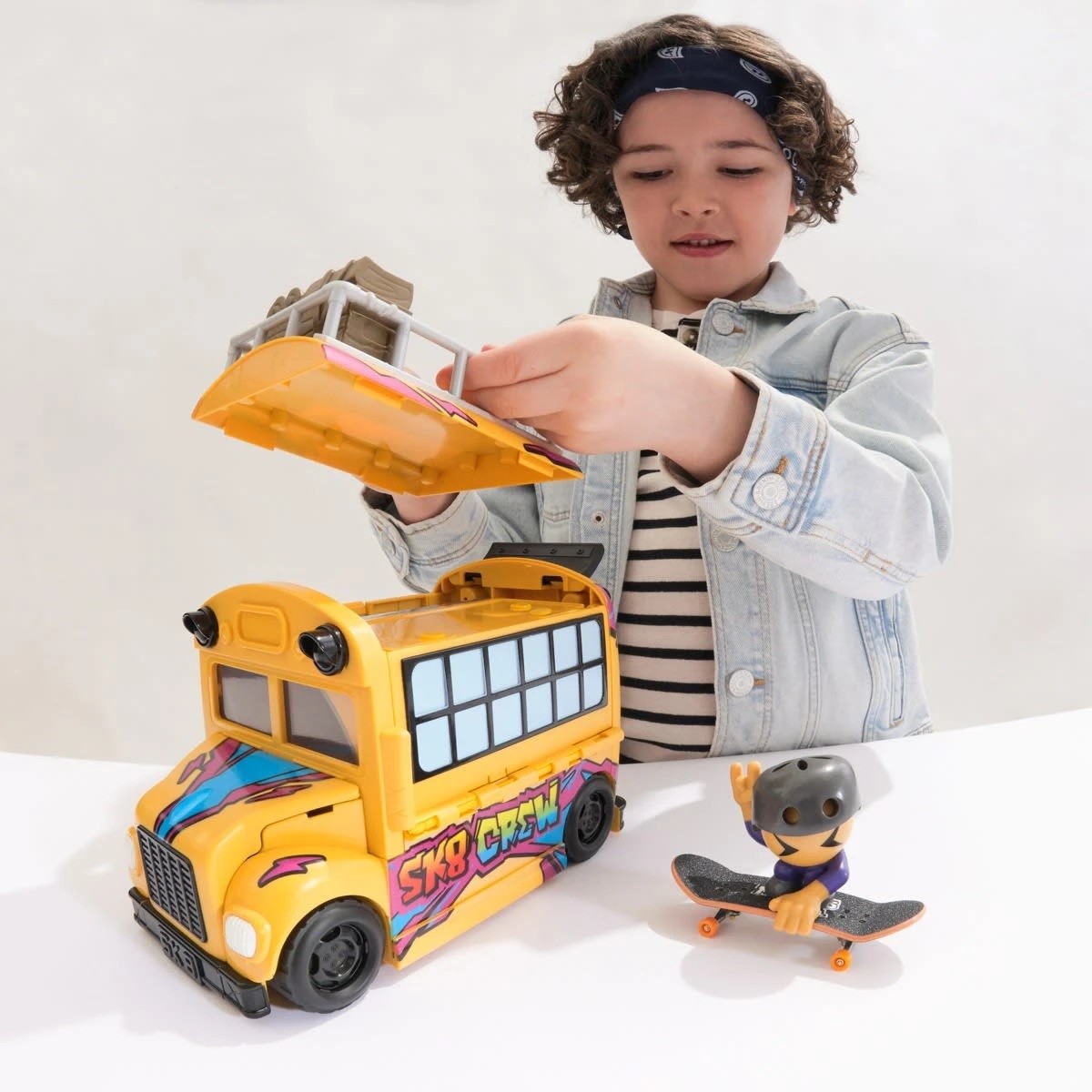 3 Tech Deck 2-in-1 Transforming Ultra Sk8 Bus Set, 3 of 10