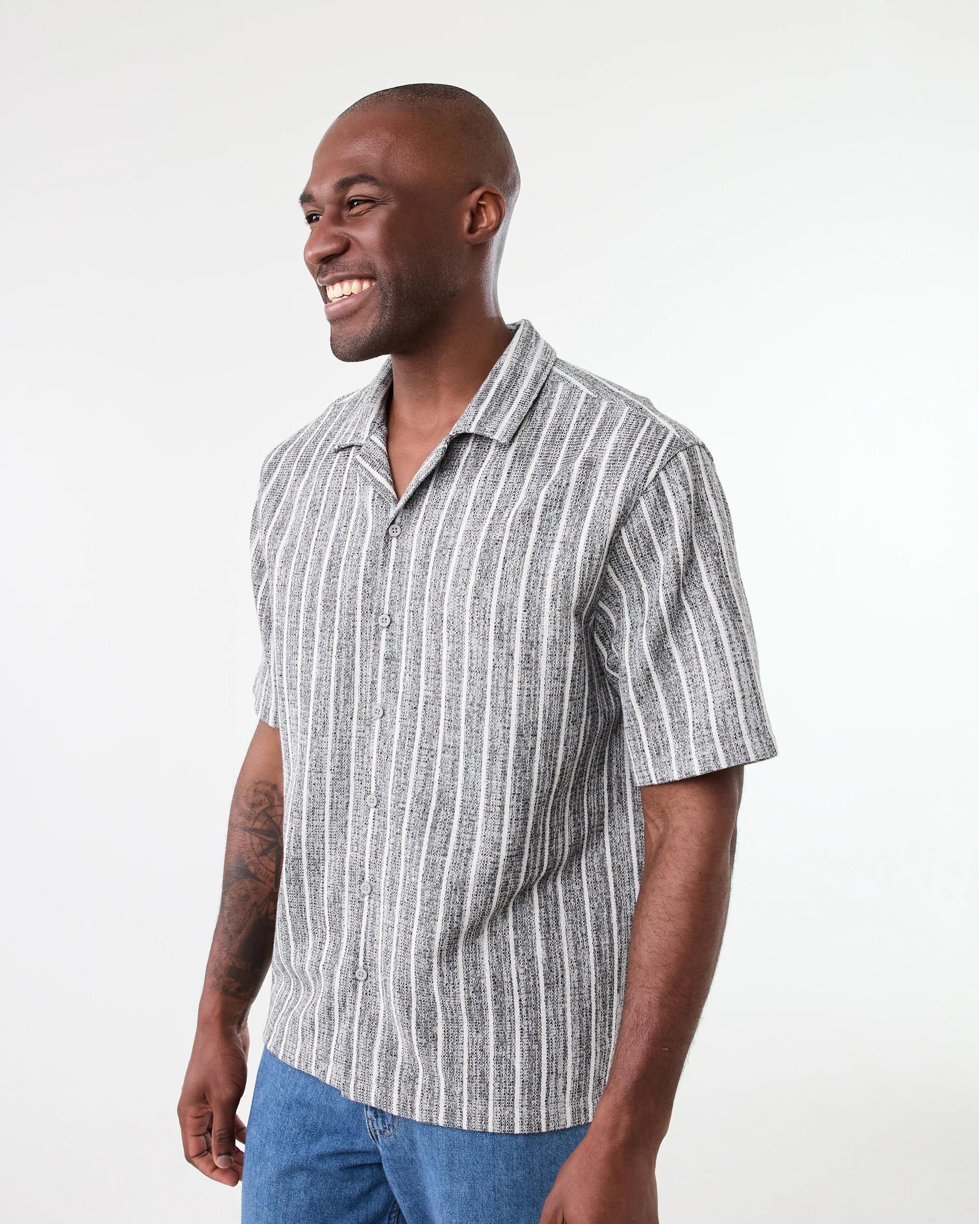 2 Short Sleeve Textured Stripe Shirt Gry Smoke, 2 of 6