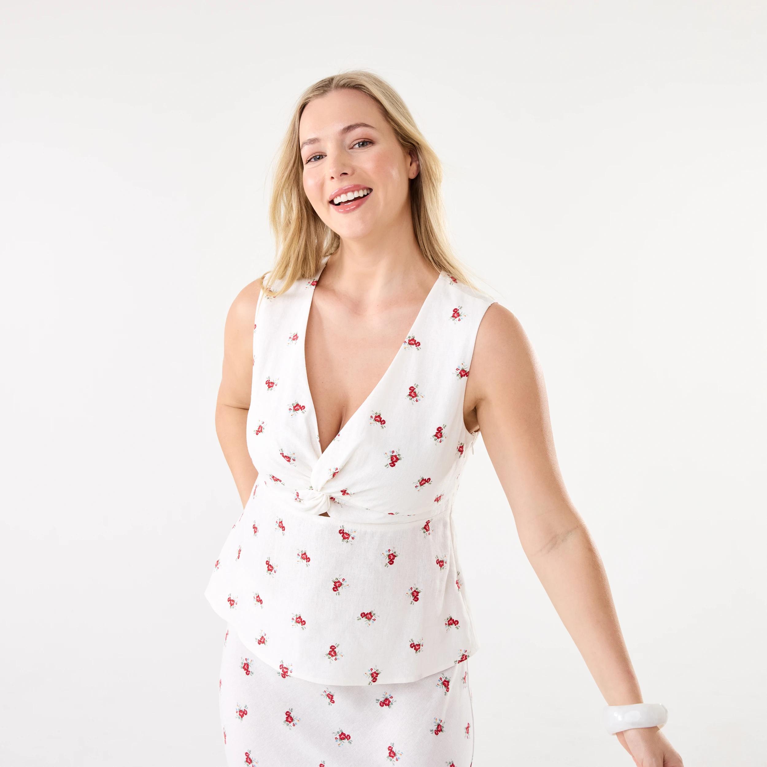 1 Sleeveless Twist Front Top Rose Ditsy, 1 of 7