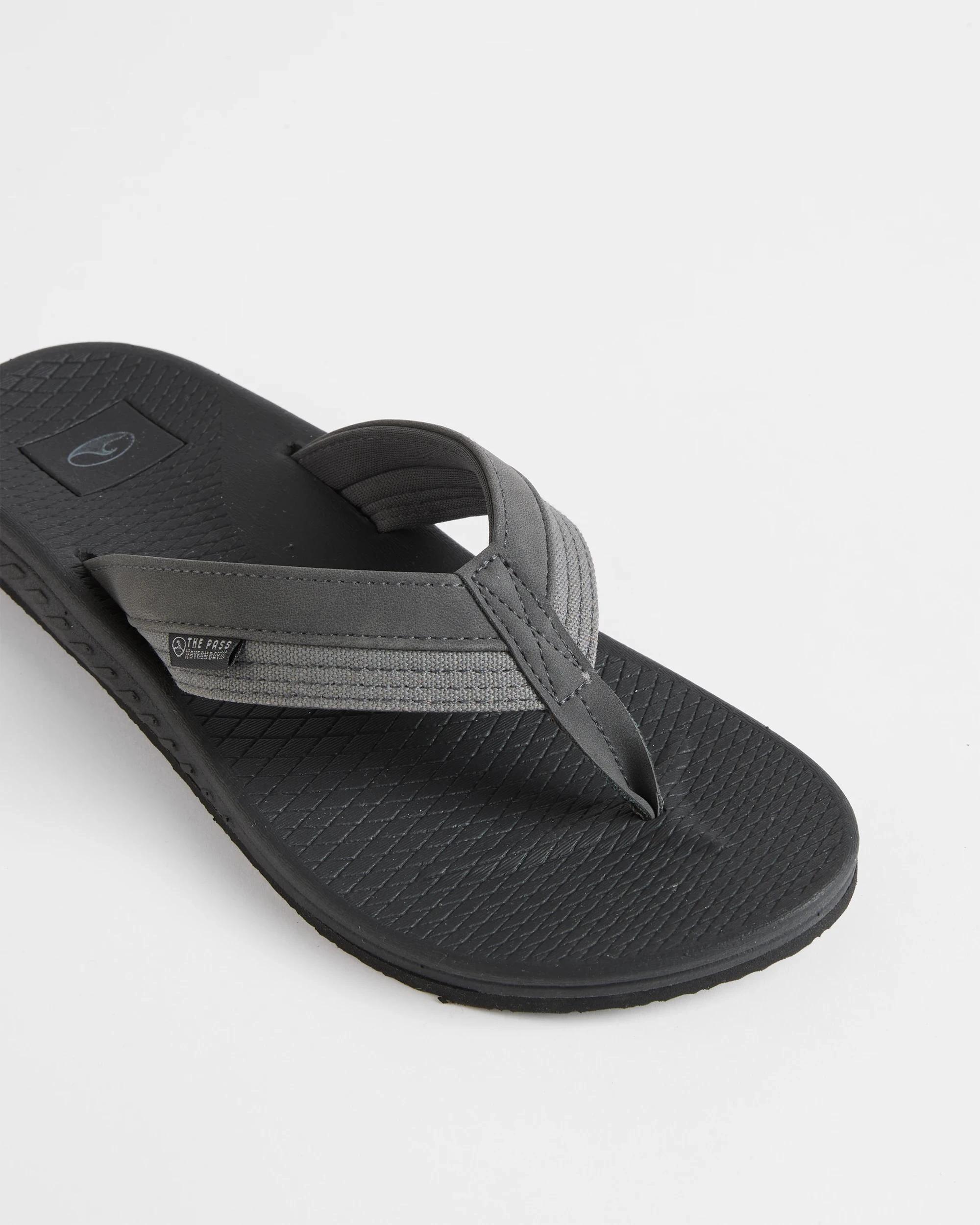 2 Target Man Mens PU Comfort Thongs GREY, 2 of 3