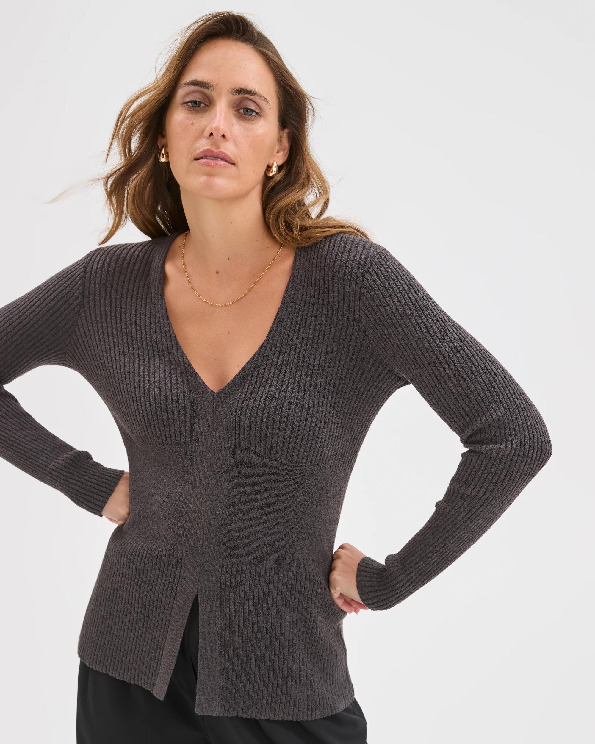 4 Preview Long Sleeve V-Neck Boucle Knit Top CINDER, 4 of 7