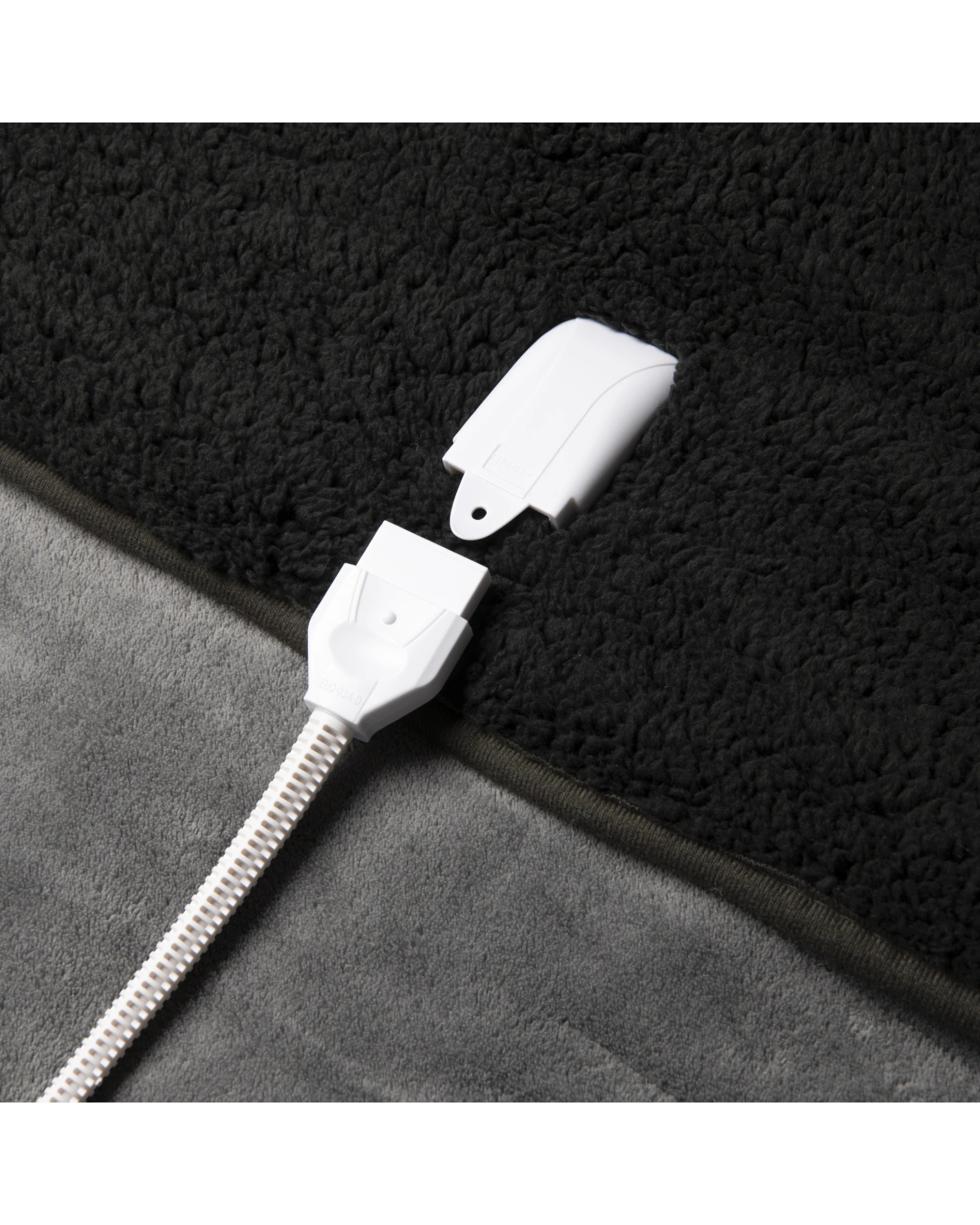 6 Dreamaker Eve Reversible Sherpa & Coral Fleece Heated Throw 180x200cm - Charcoal and Grey, 6 of 8