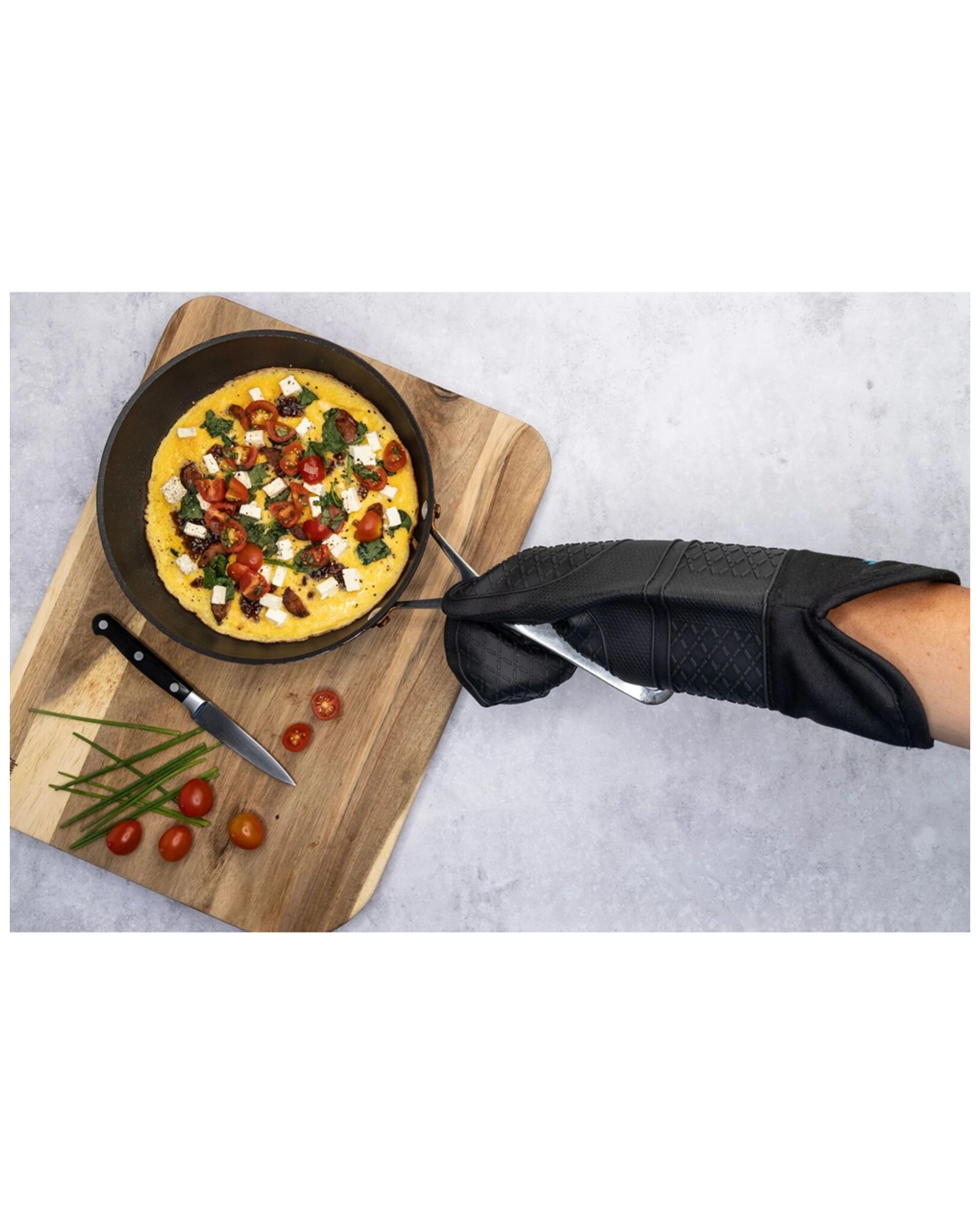 4 Cuisena Heat-Resistant Silicone and Fabric Oven Glove 94266 Black - Black, 4 of 5