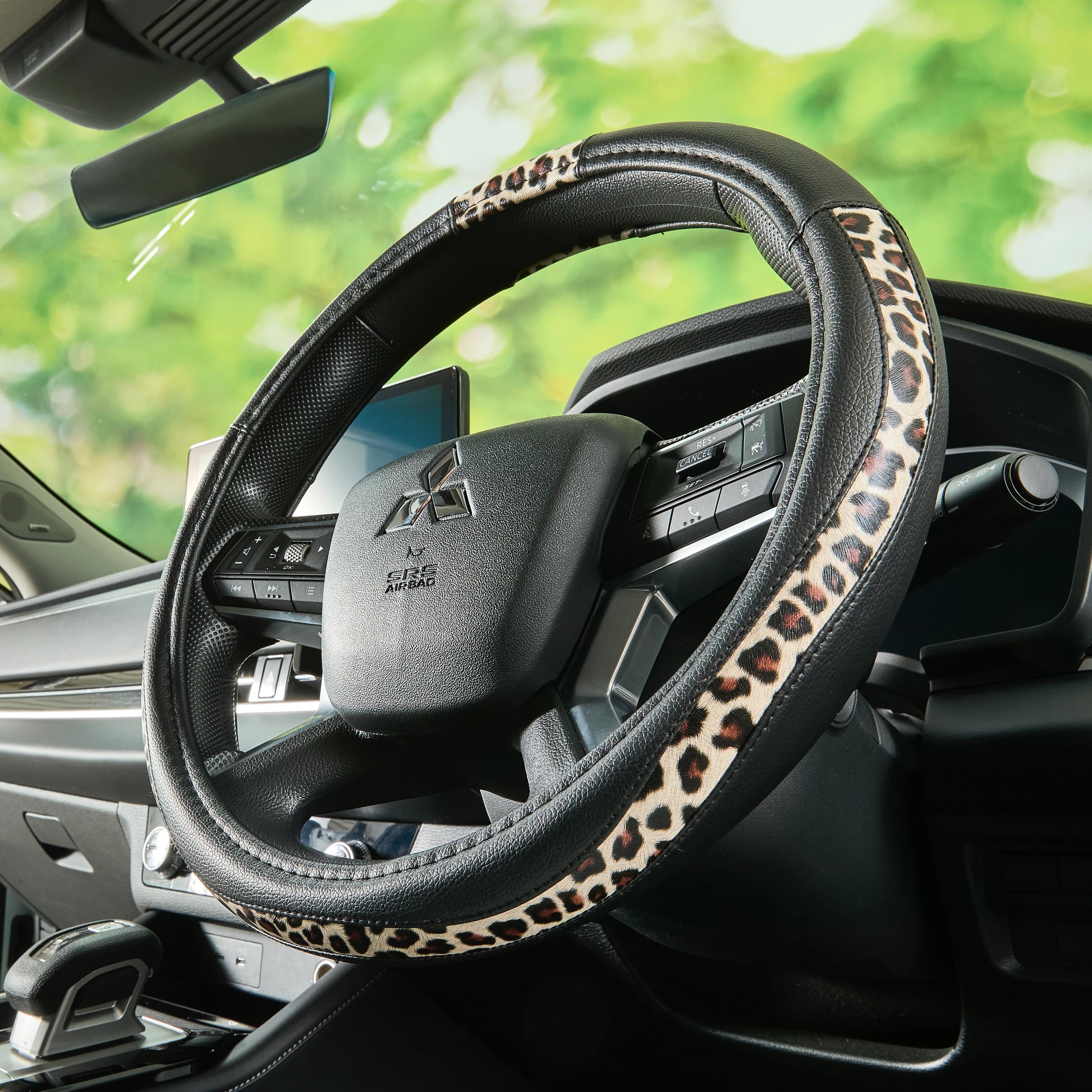 1 Steering Wheel Cover - Leopard, 1 of 5