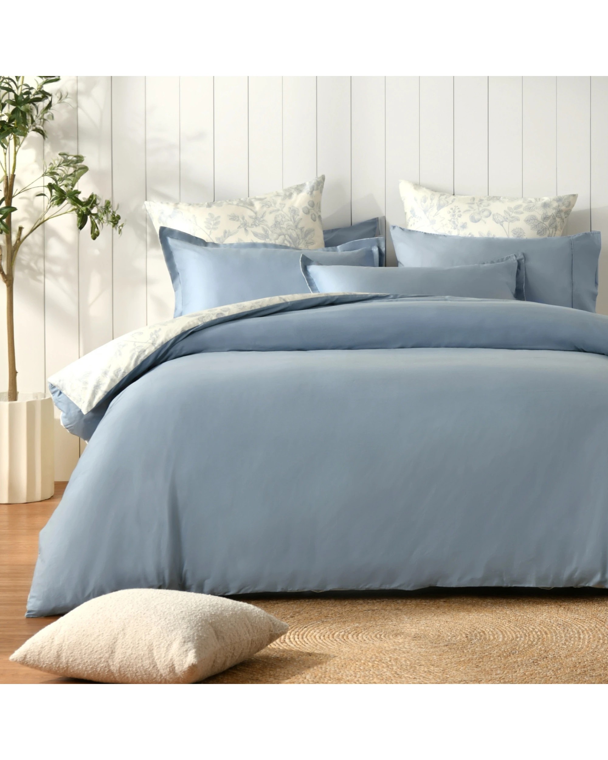 2 Dreamaker Odette 100% Cotton Reversible Quilt Cover Set - Single Bed - Blue, 2 of 8