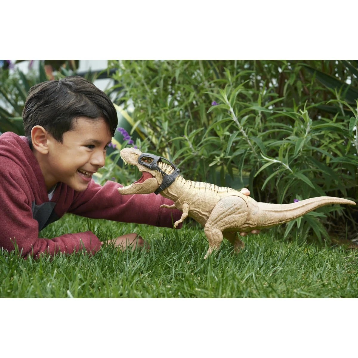 6 ​Jurassic World Hunt 'N Chomp Tyrannosaurus Rex Dinosaur Figure, 6 of 8