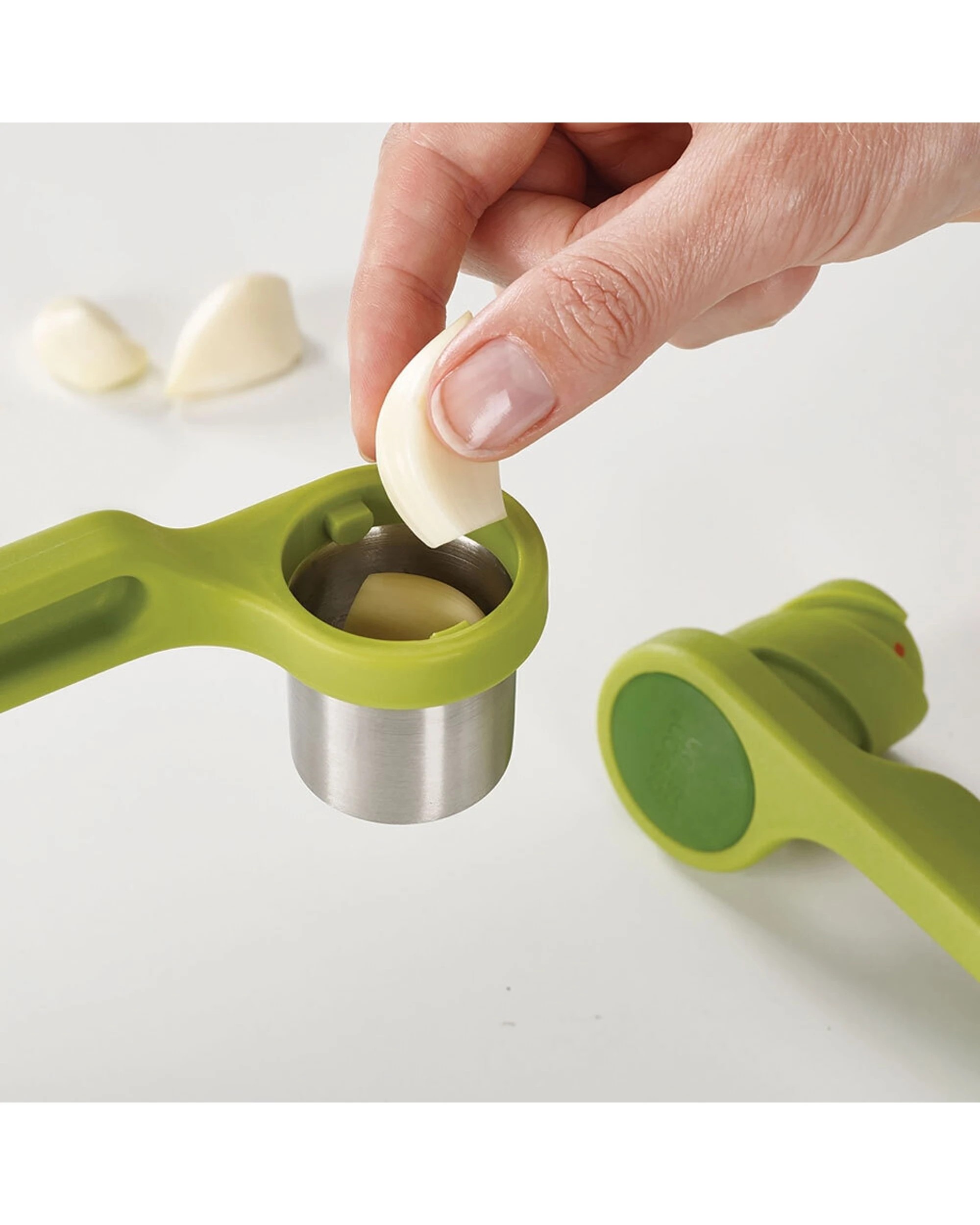 4 Joseph Joseph Helix Garlic Press - Green, 4 of 5