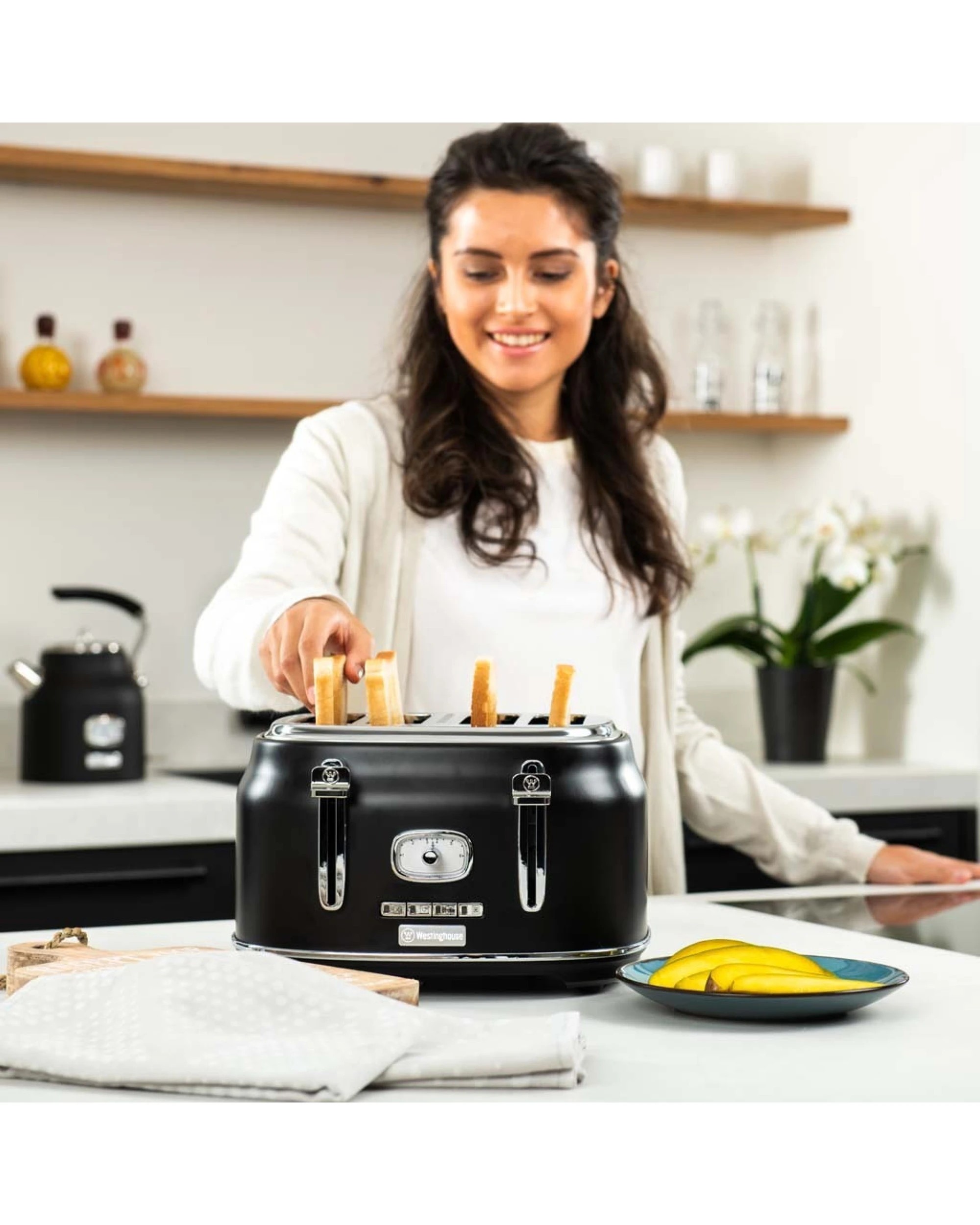 6 Westinghouse Retro Series 4-Slice Toaster with Removable Crumb Tray, 6 of 6