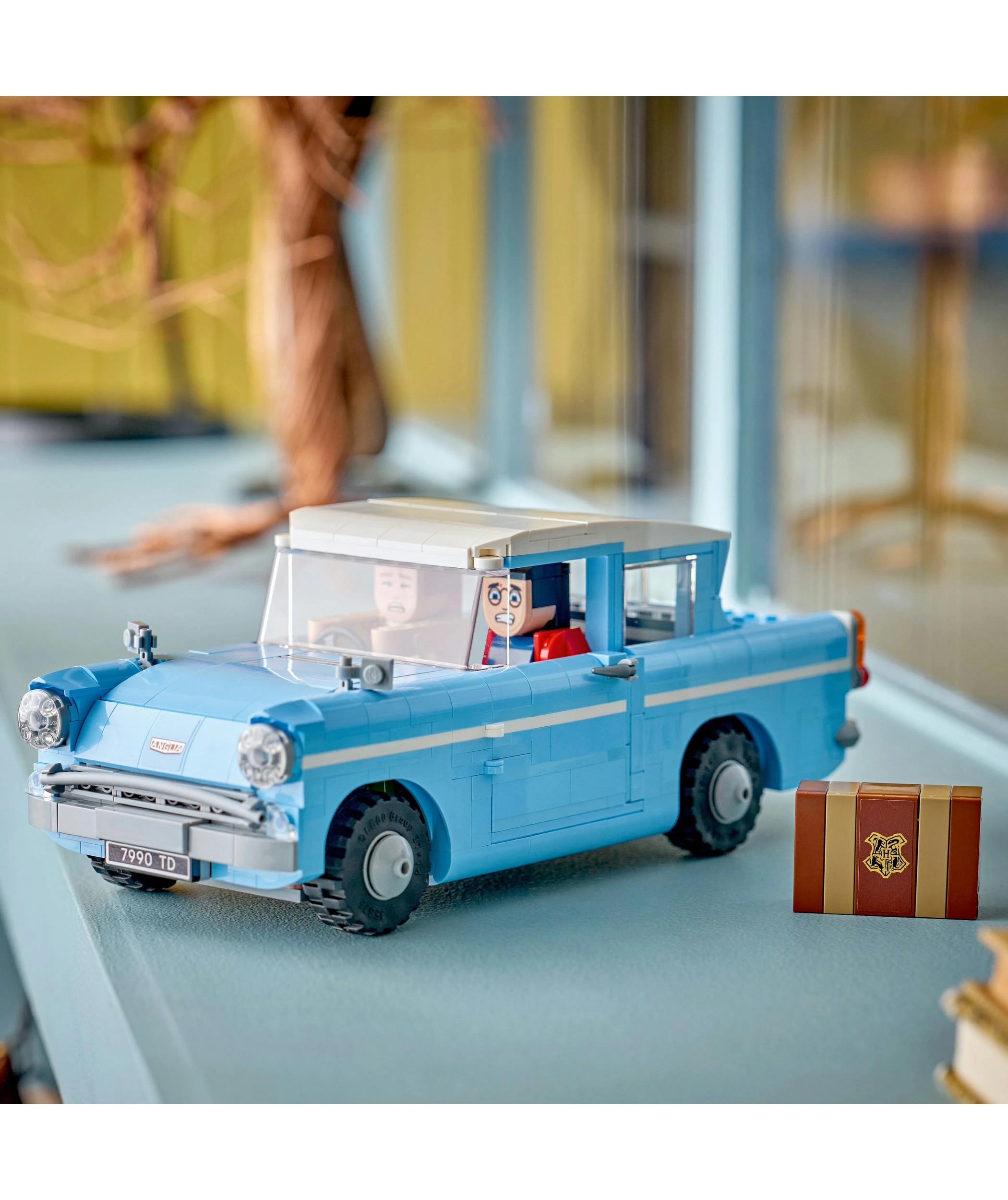 9 LEGO Harry Potter Enchanted Flying Ford Anglia 76470, 9 of 10